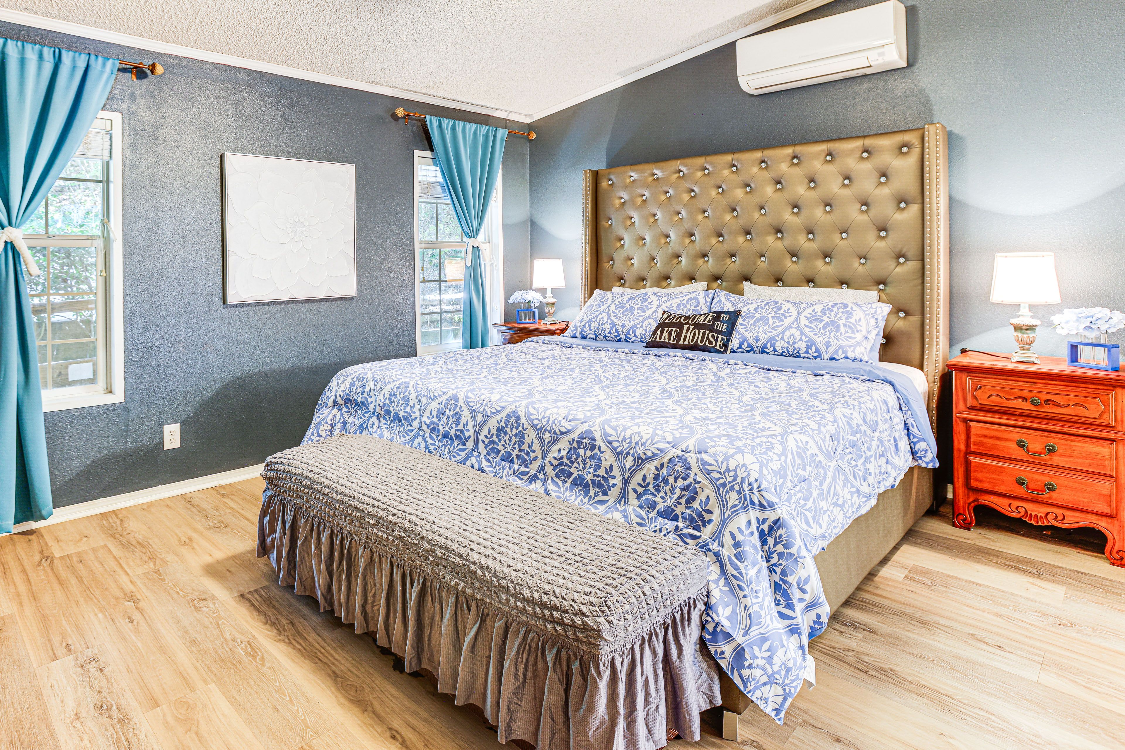 Bedroom 1 | King Bed | En-Suite Bathroom