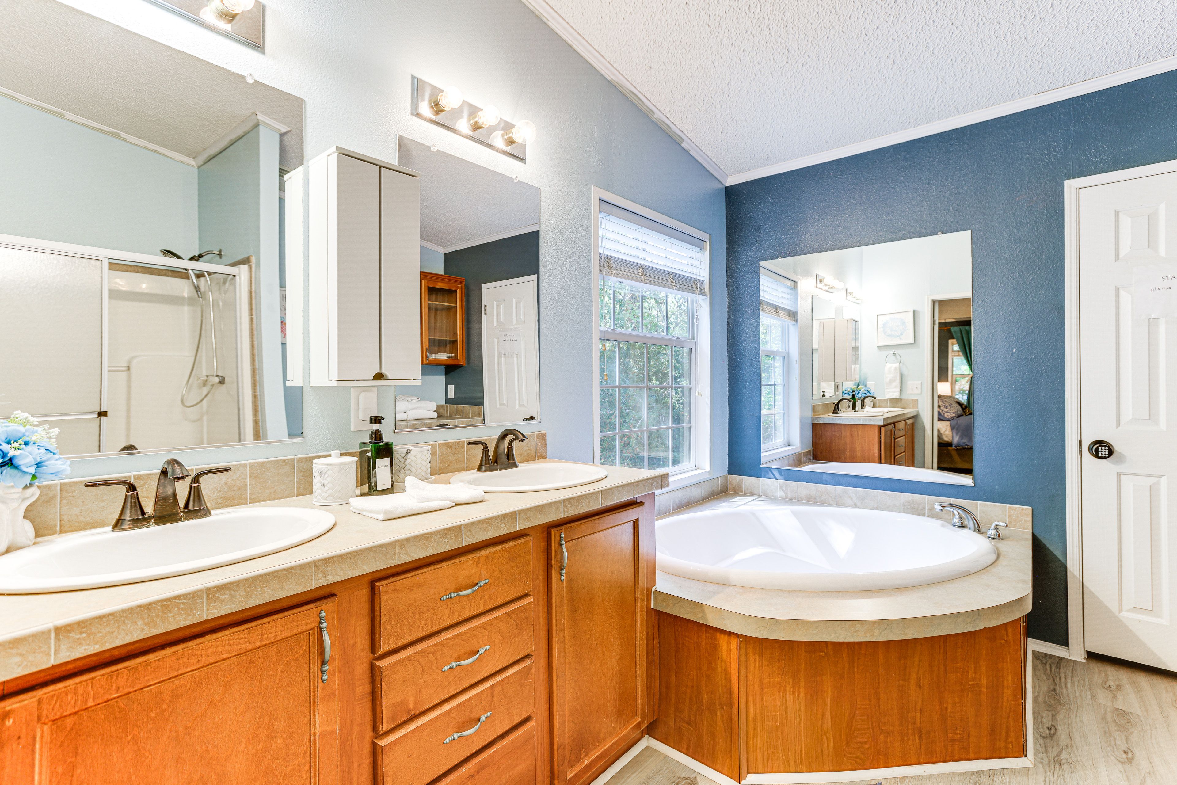 En-Suite Bathroom | Towels | Hair Dryer