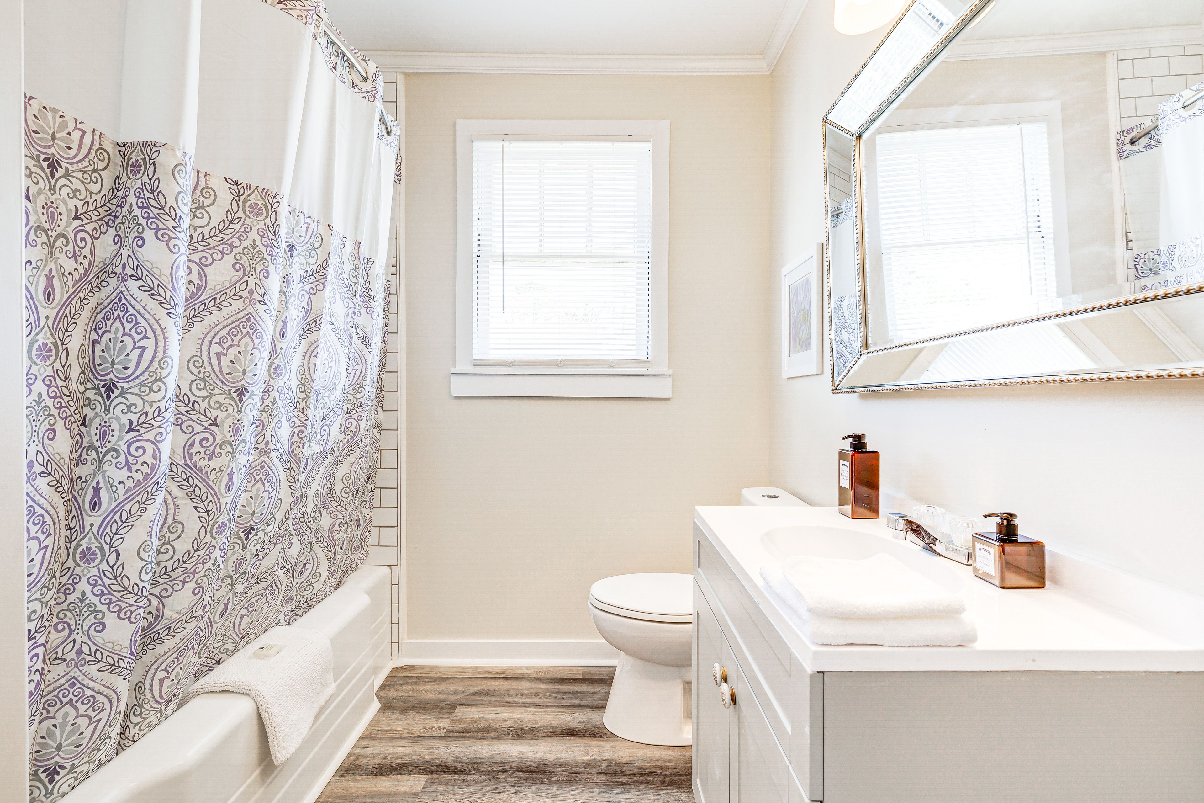 Full Bathroom | Complimentary Toiletries | Hair Dryer | Towels