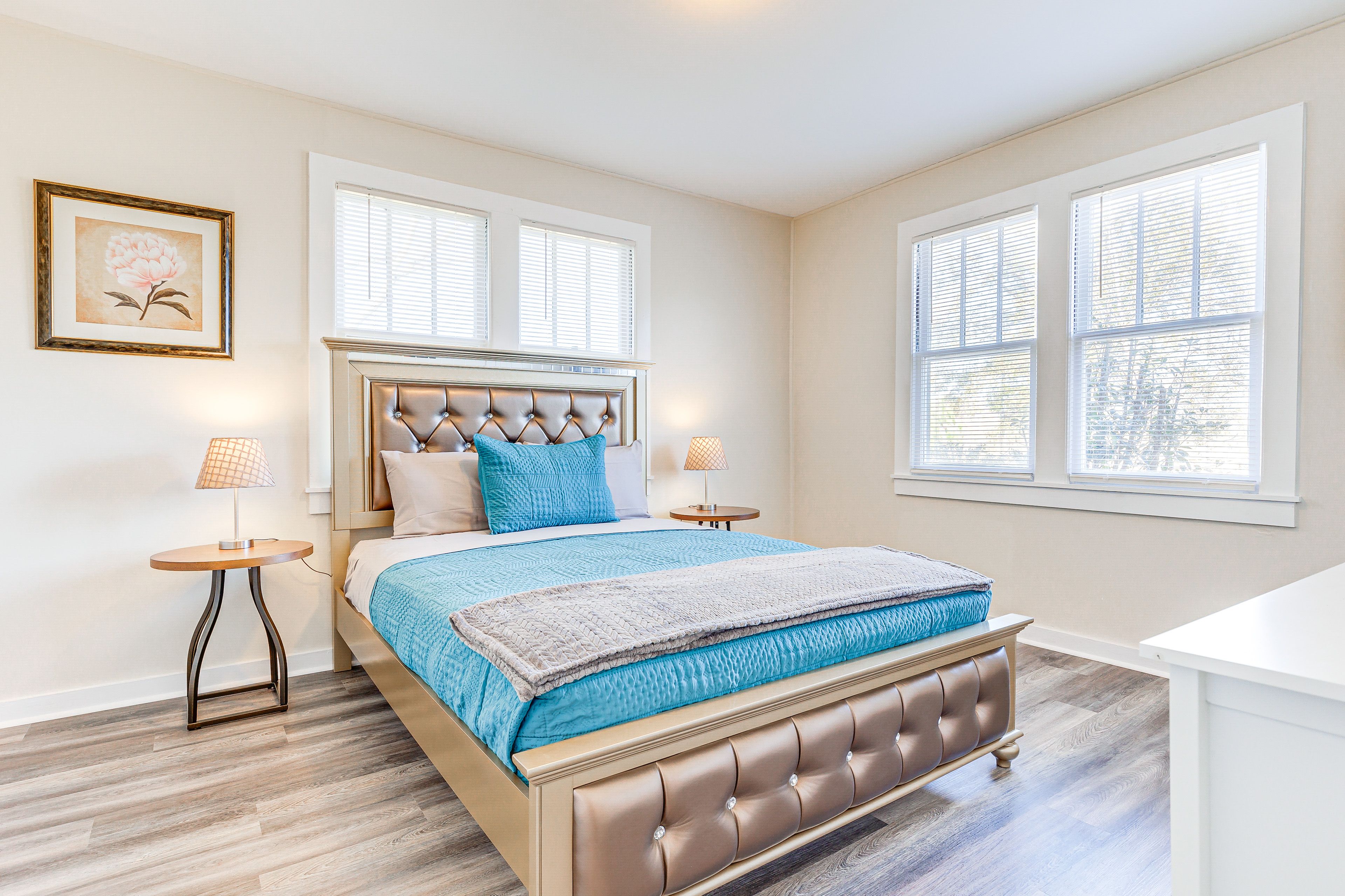 Bedroom 2 | Queen Bed | Smart TV