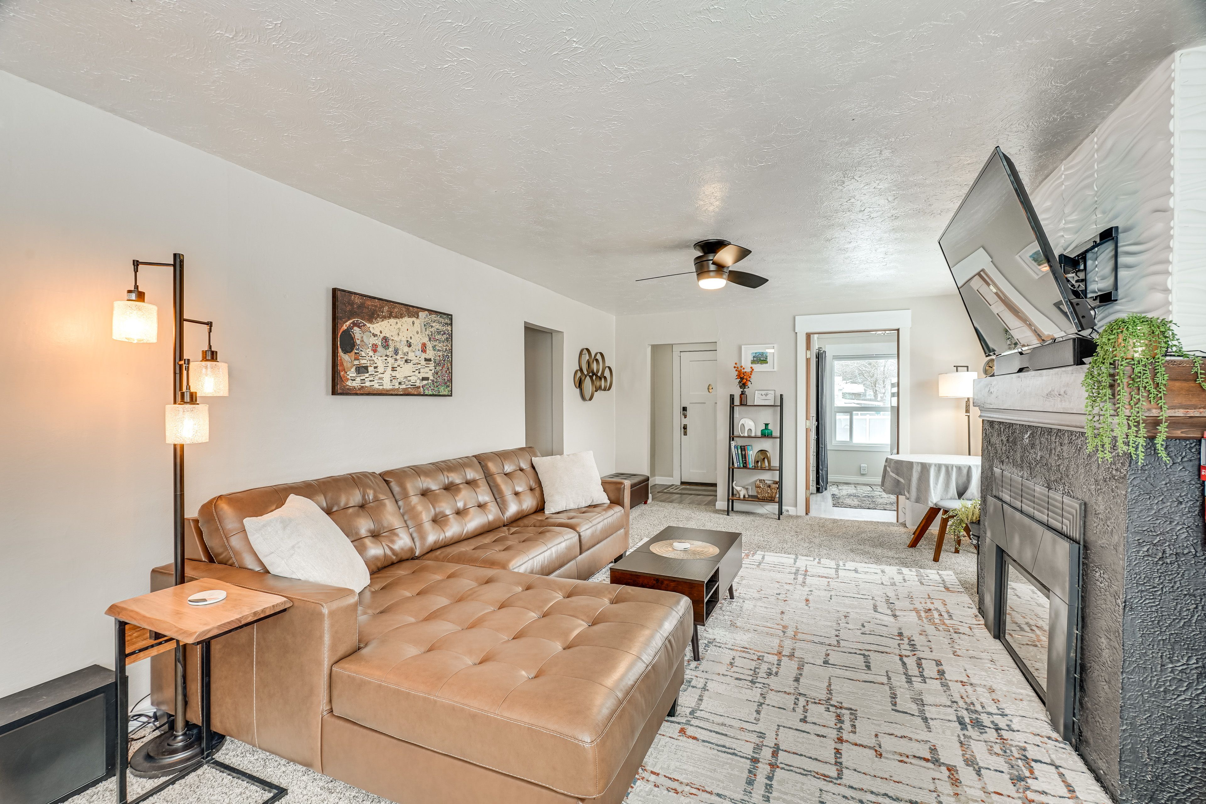 Living Room | 1st Floor | Free WiFi | Central A/C & Heat | Smart TV