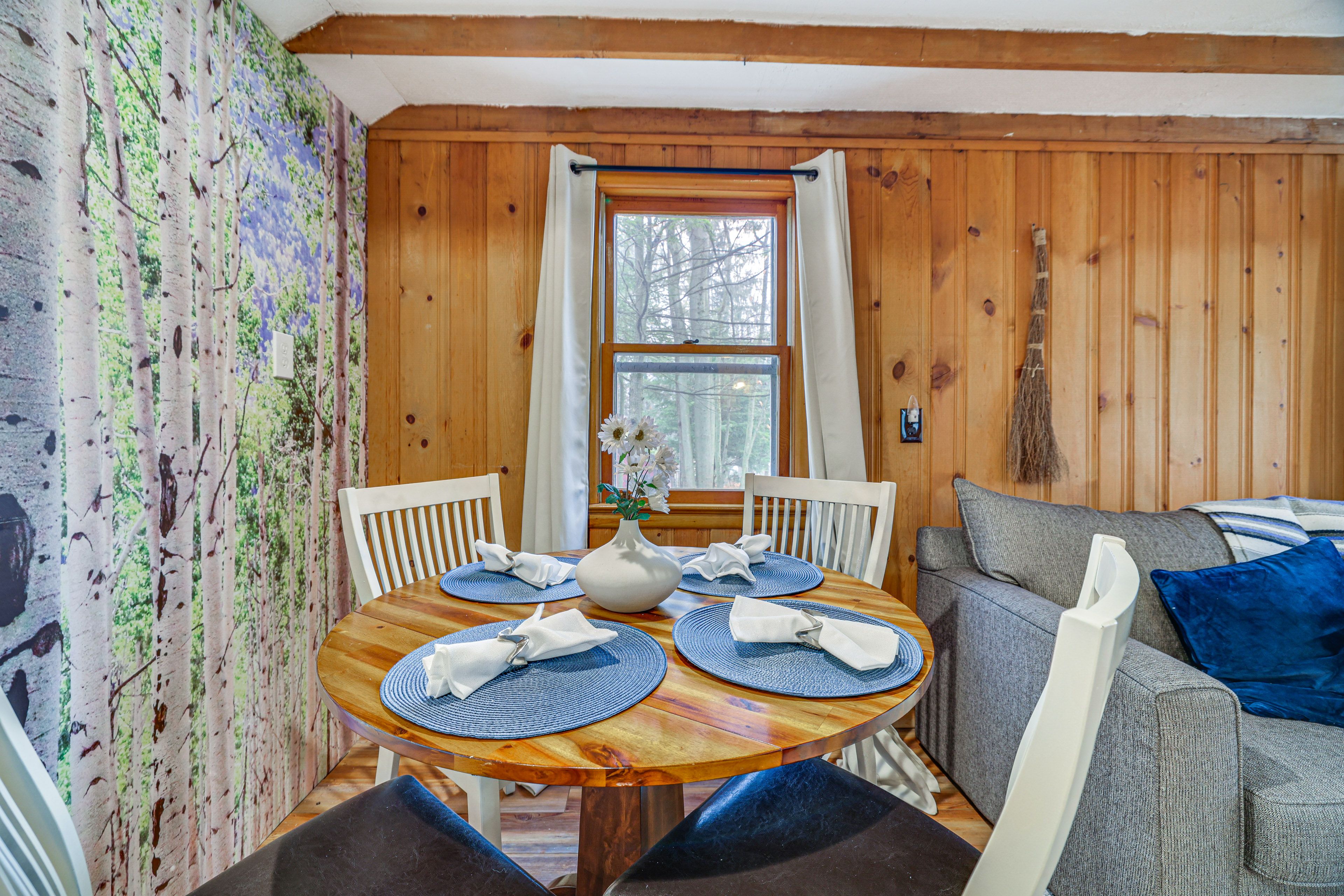 Dining Area | Dining Table | Dishware/Flatware