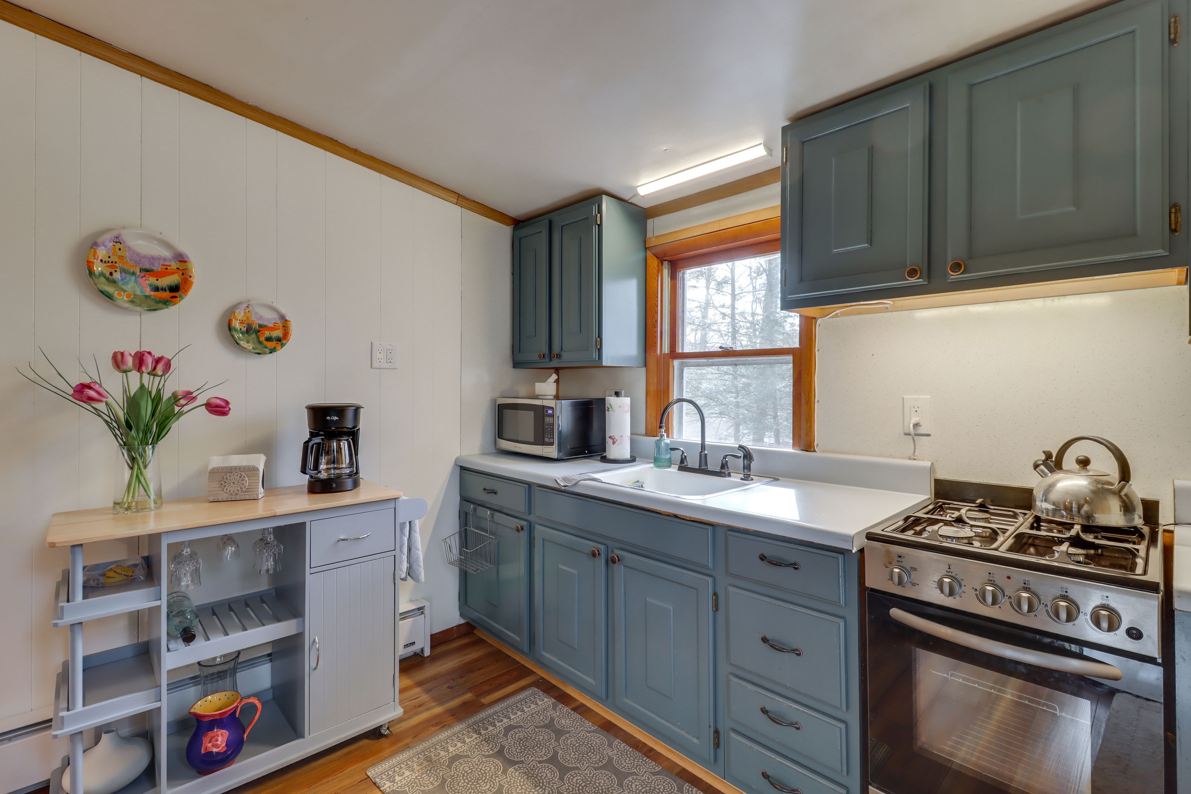 Kitchen | Refrigerator | Washer/Dryer