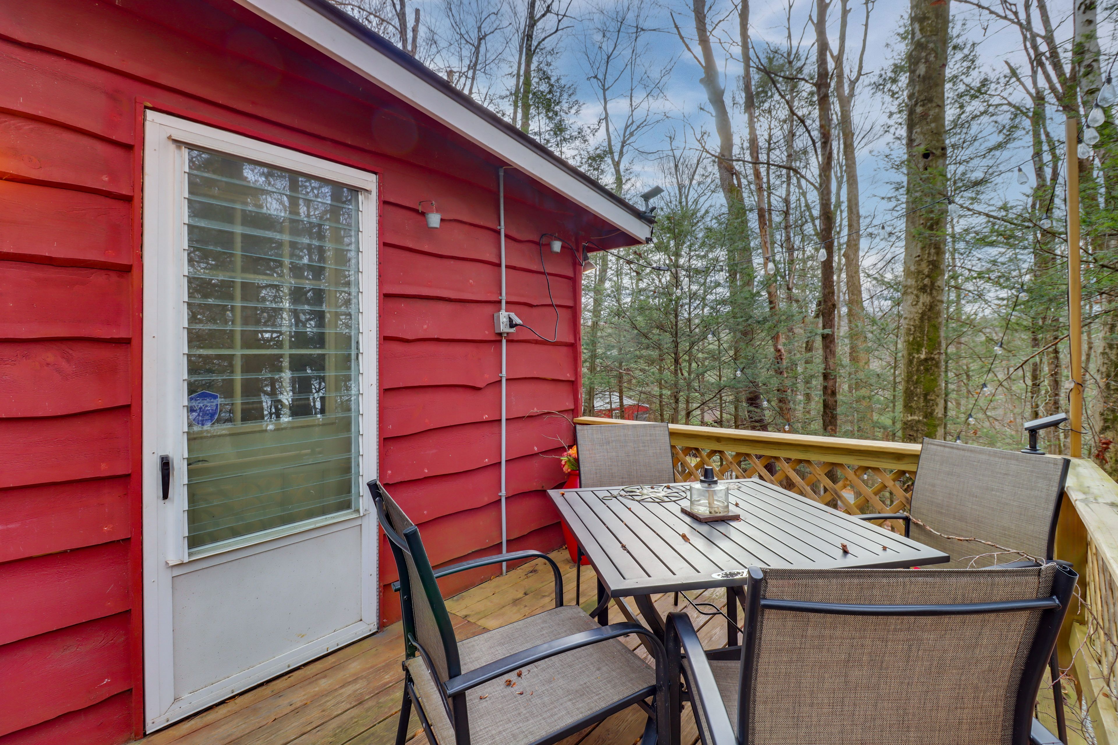 Deck | Gas Grill | Dining Area