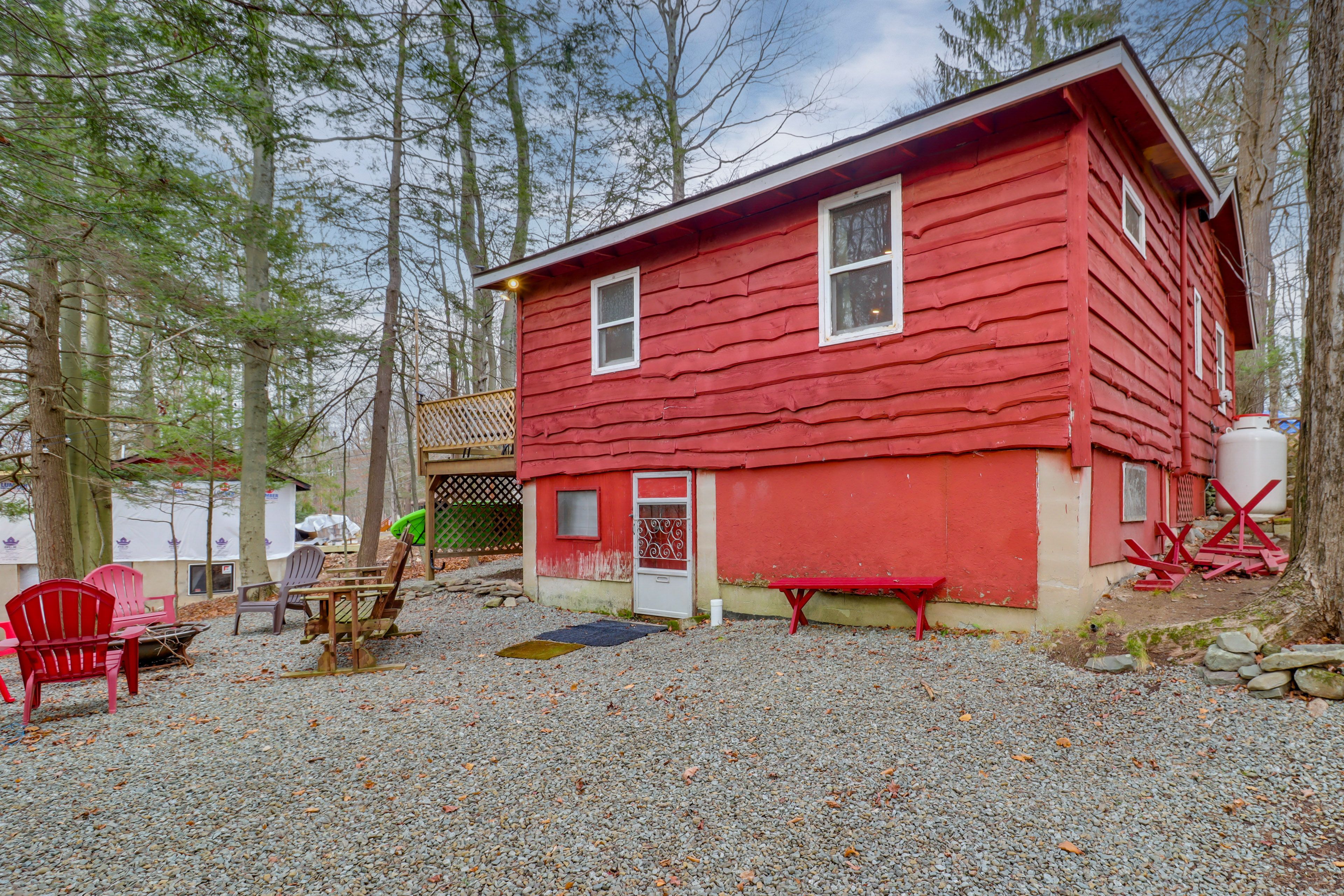 Cabin Exterior | Kayak & Paddleboard Provided