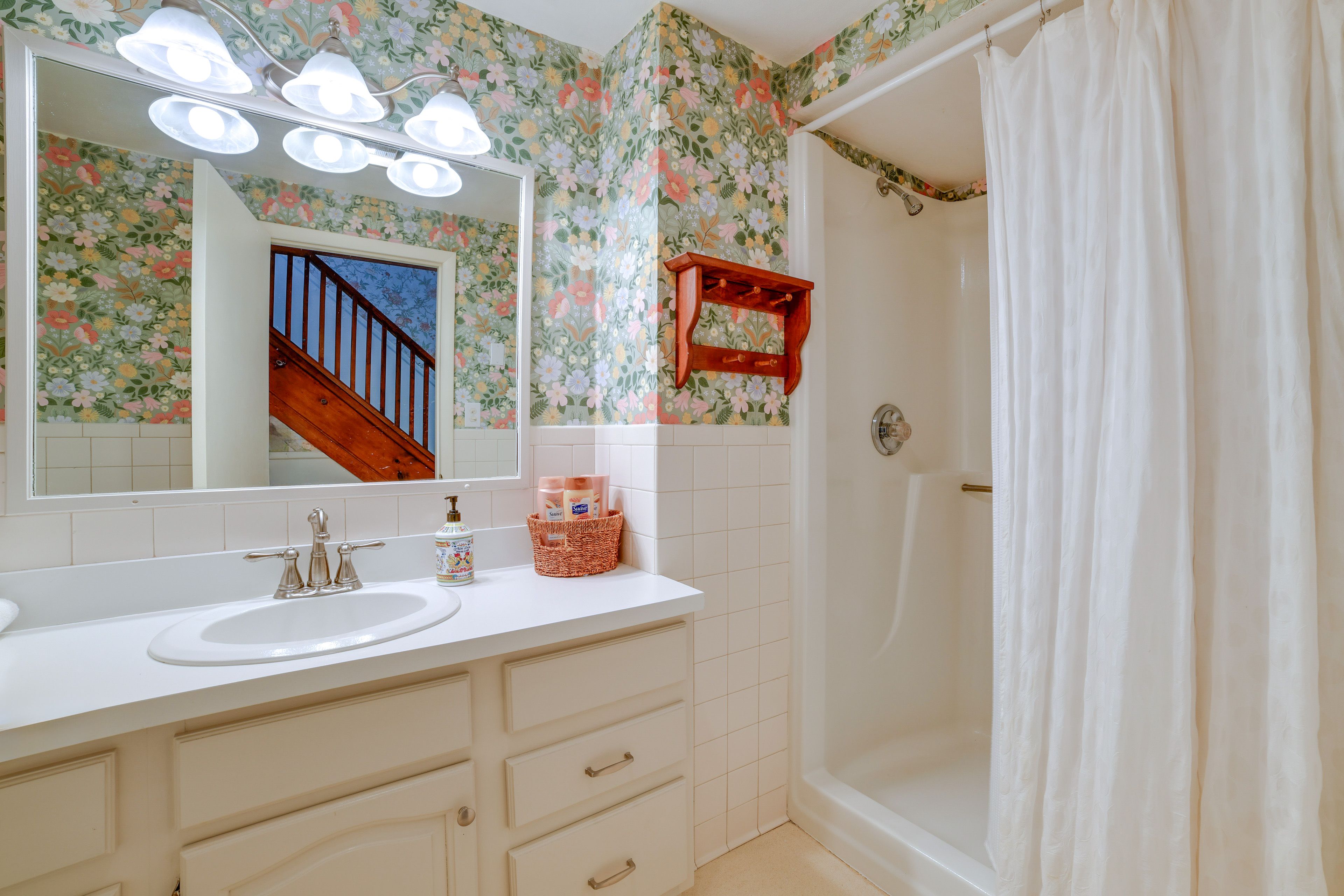 Full Bathroom | Complimentary Toiletries | Hair Dryer | Grab Rail in Shower