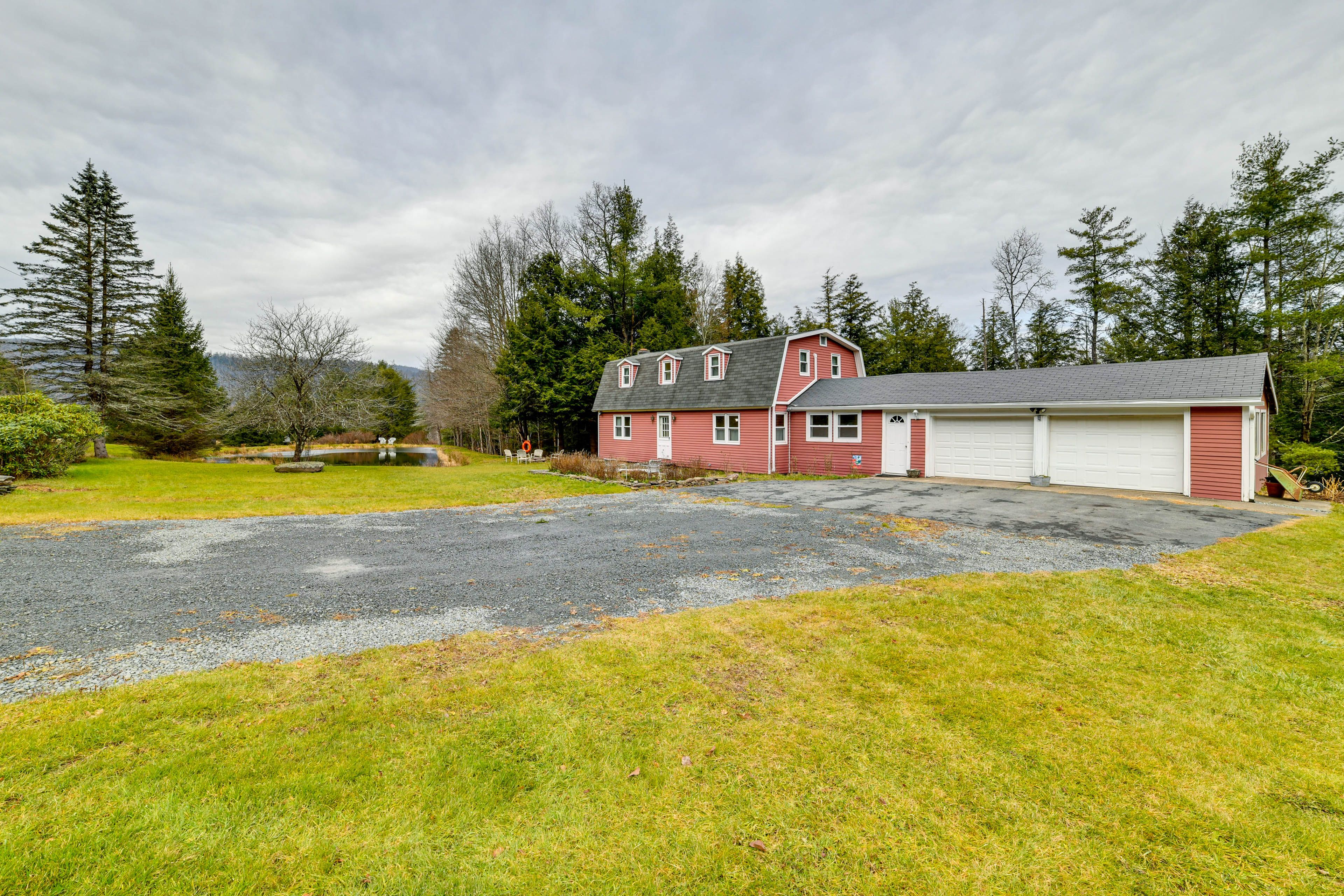 Driveway Parking | No Garage Access