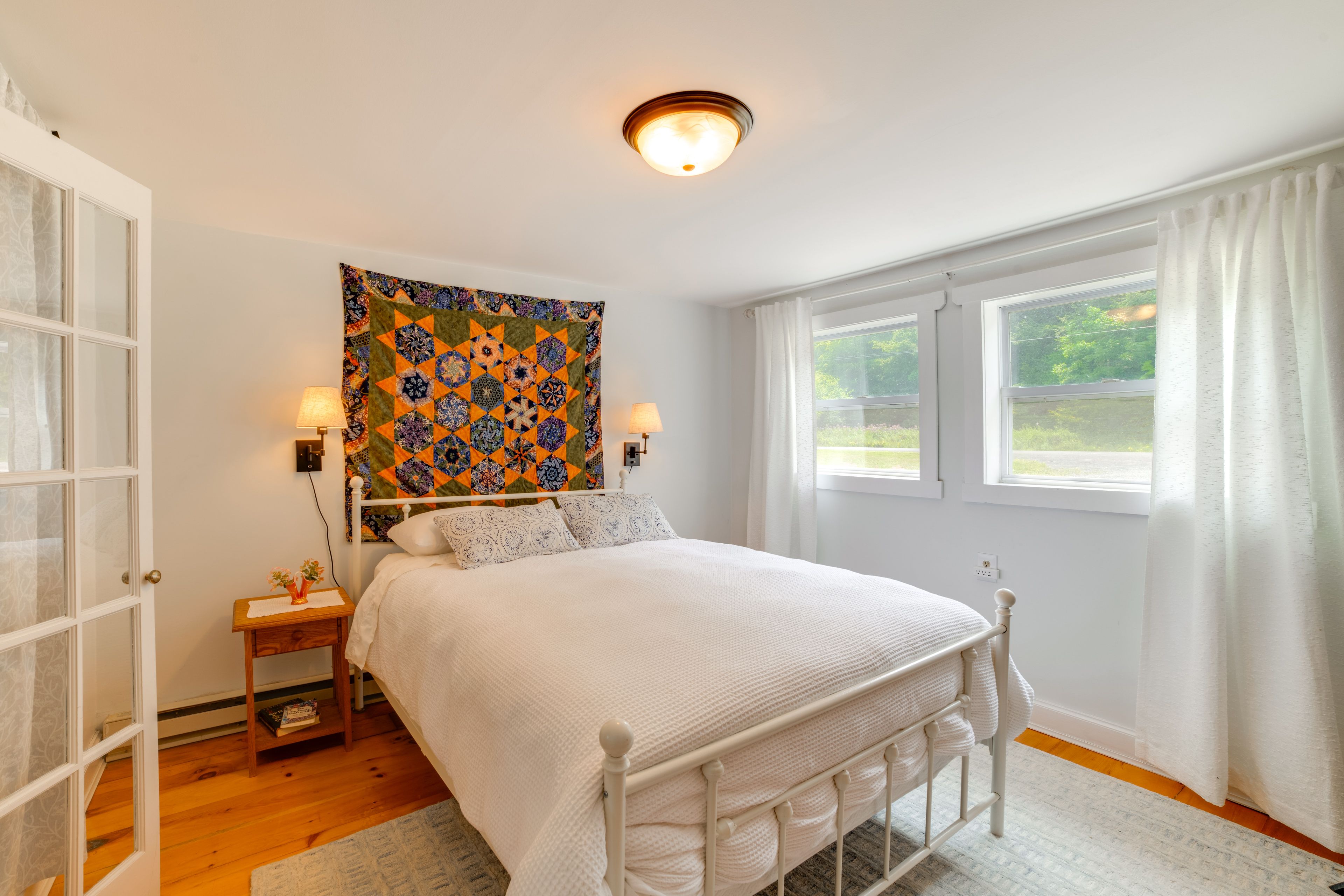 Bedroom 1 | 1st Floor | Queen Bed | Pack 'n Play