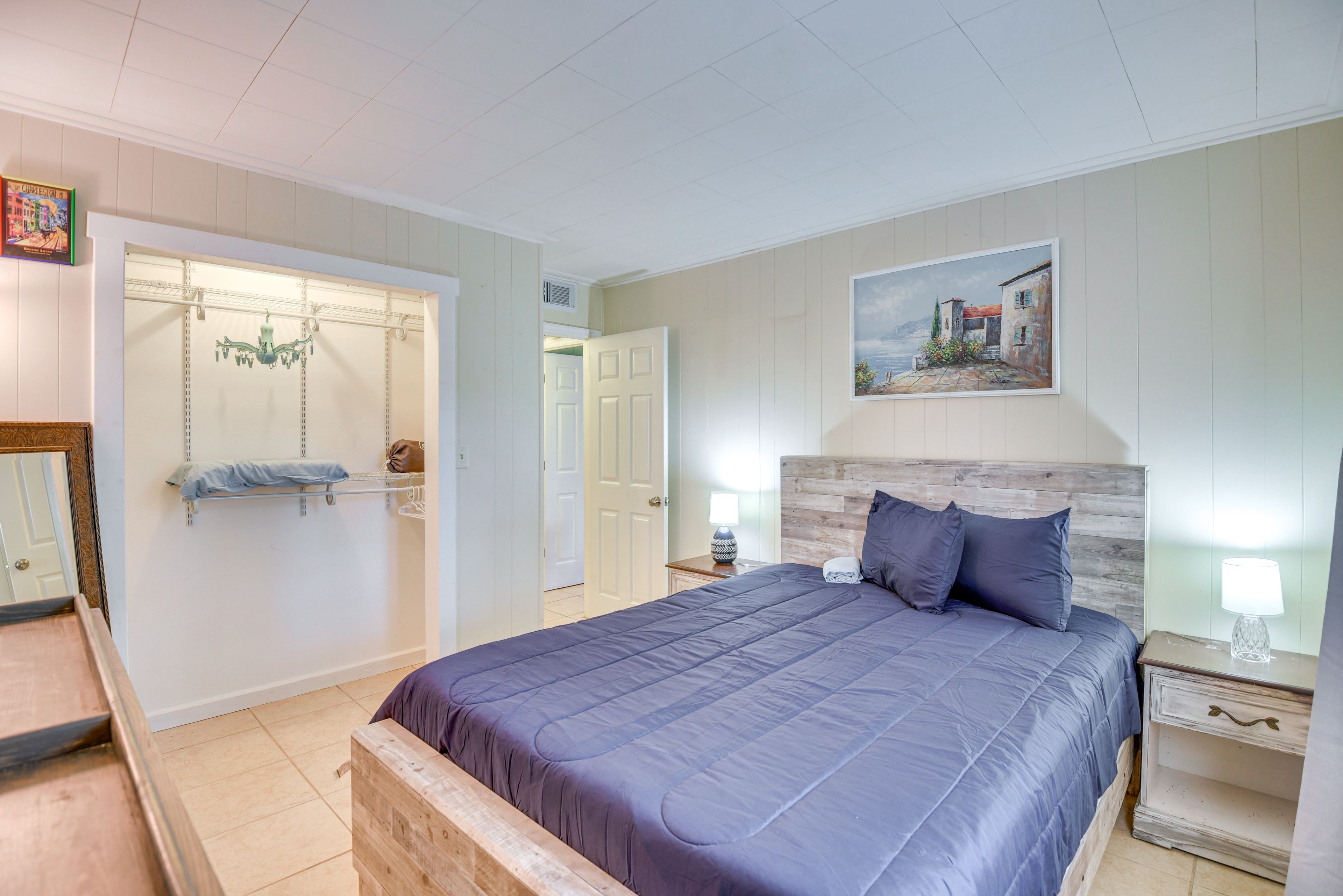 Bedroom 2 | Queen Bed