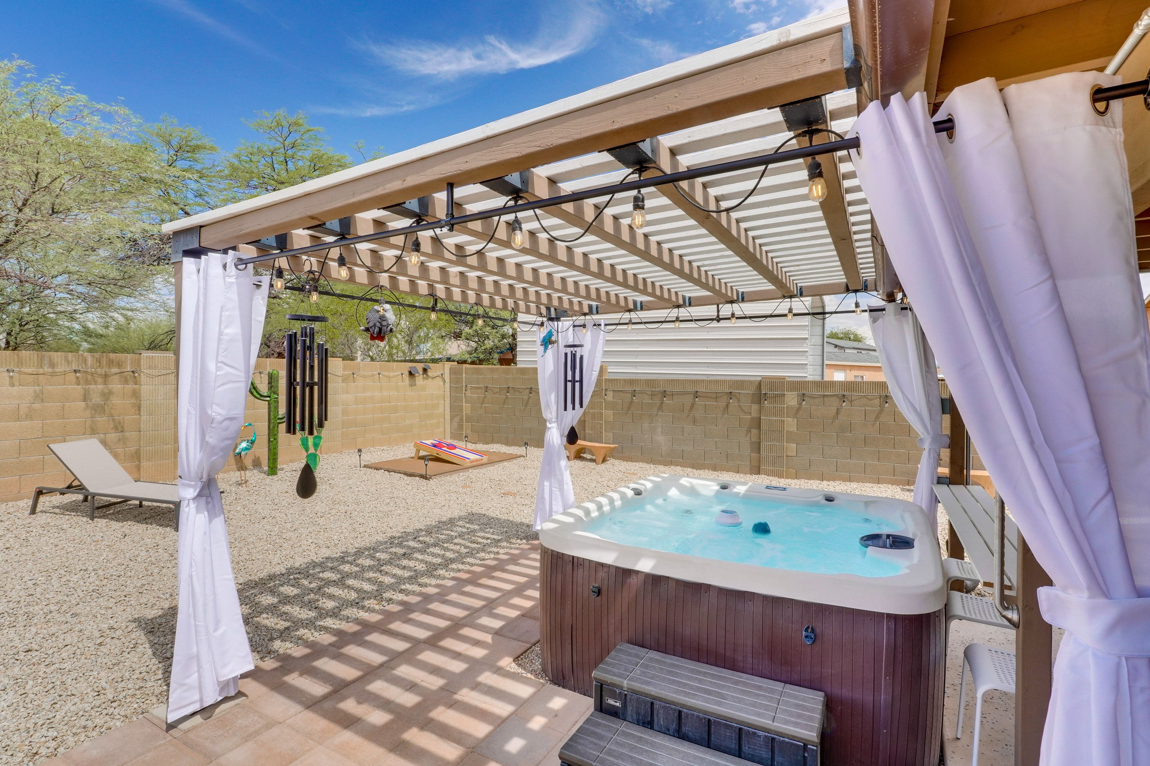 Hot Tub | Pergola