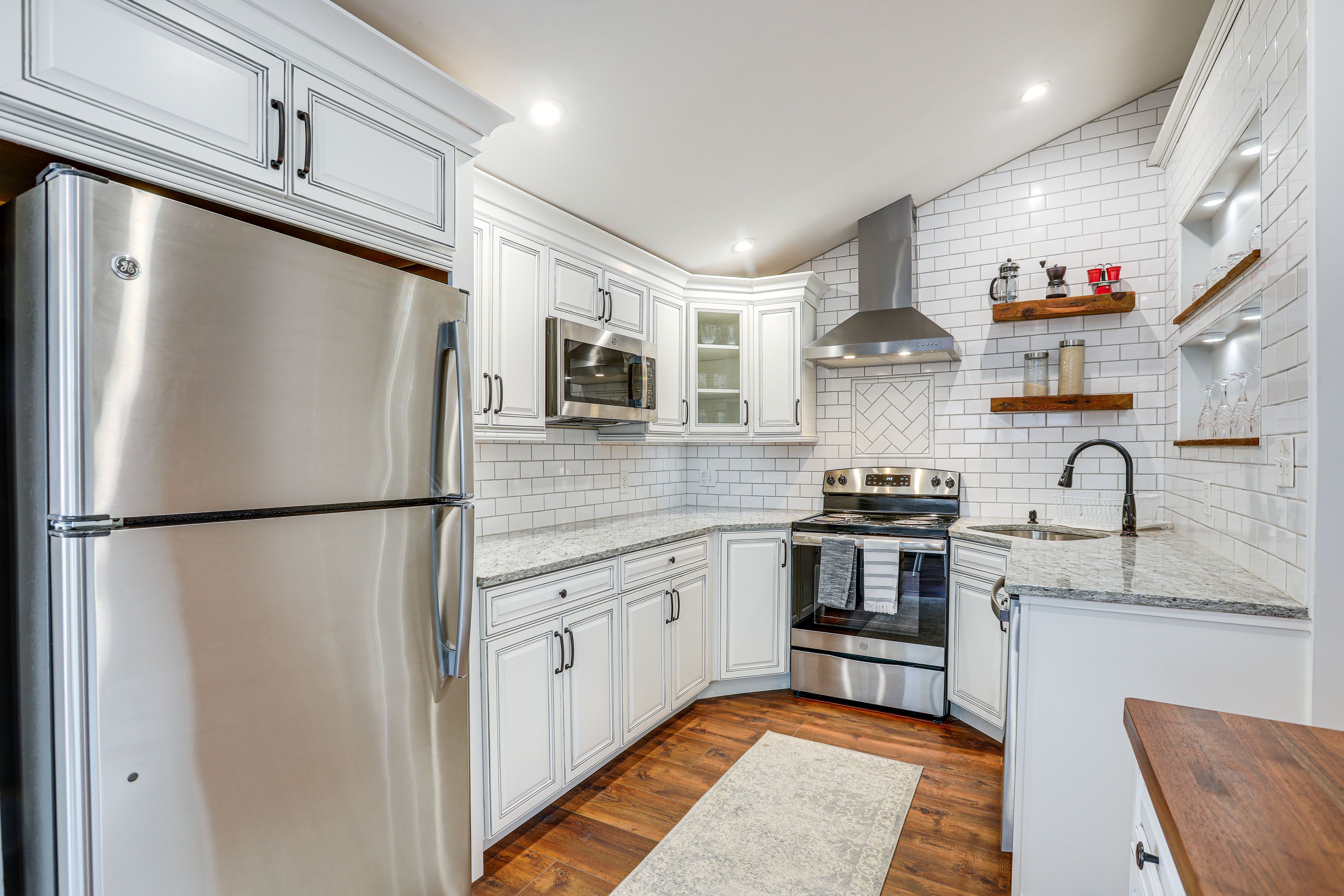 Kitchen | 1st Floor | Microwave