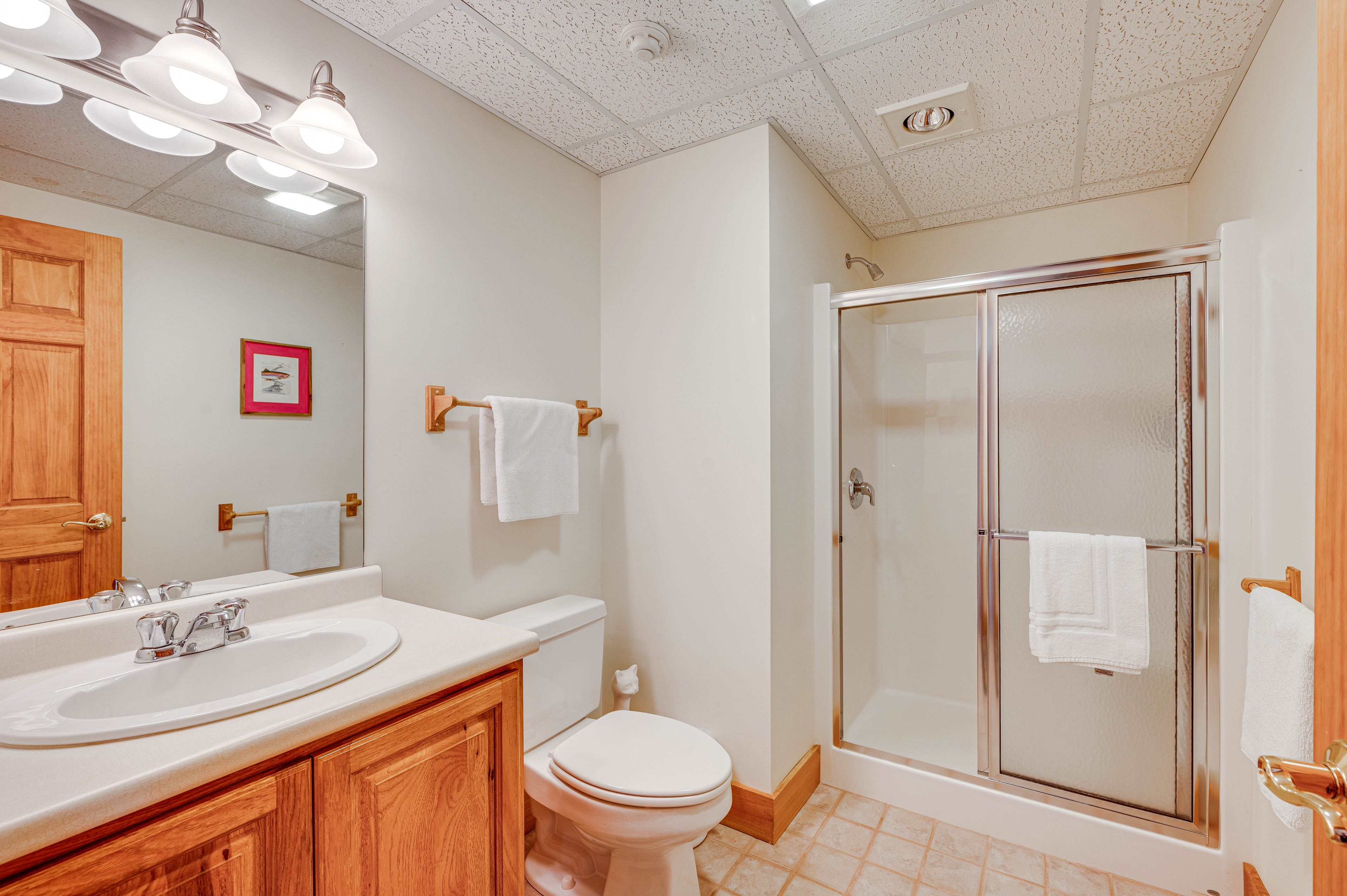 En-Suite Bathroom | Complimentary Toiletries Provided