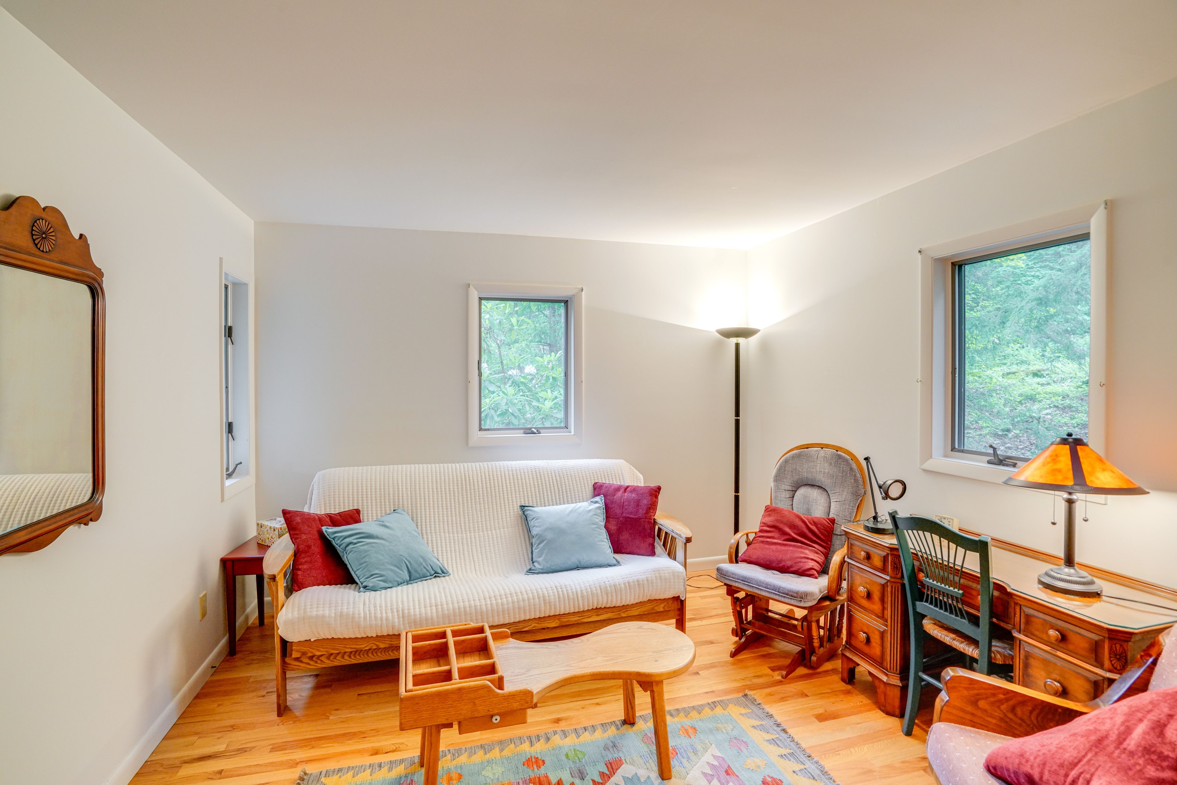 Den | Full Futon