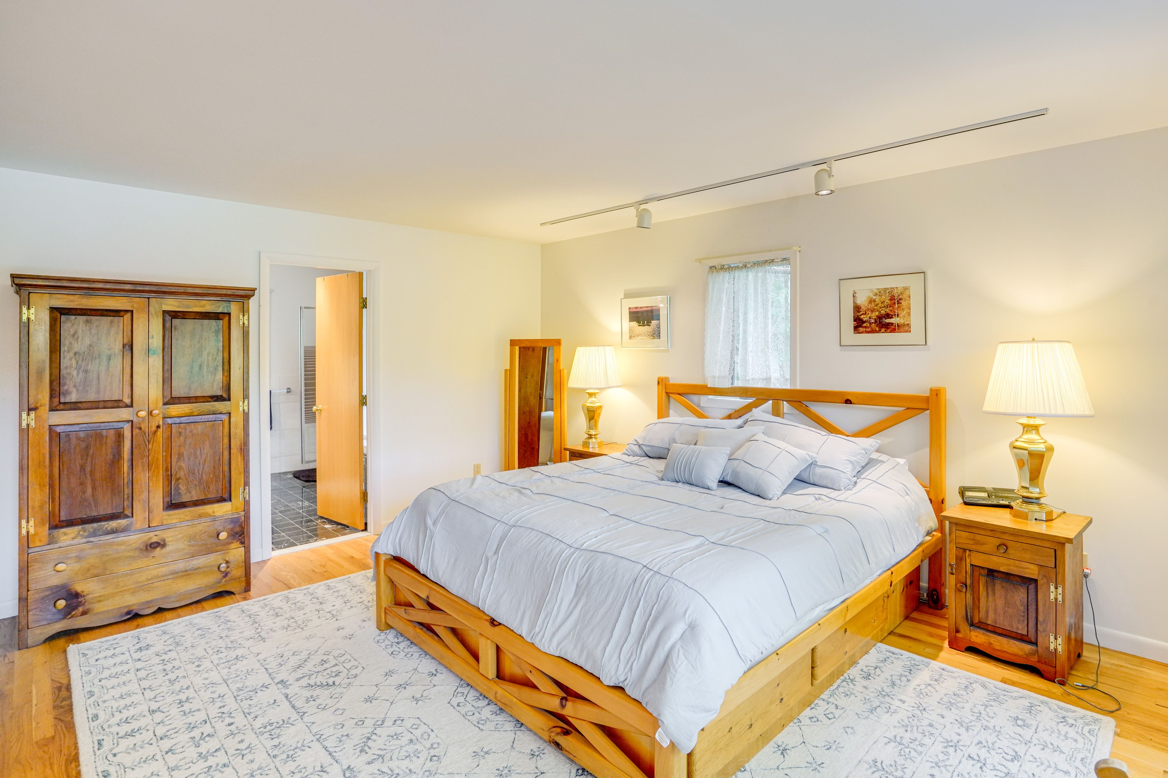 Bedroom 1 | King Bed | Linens Provided