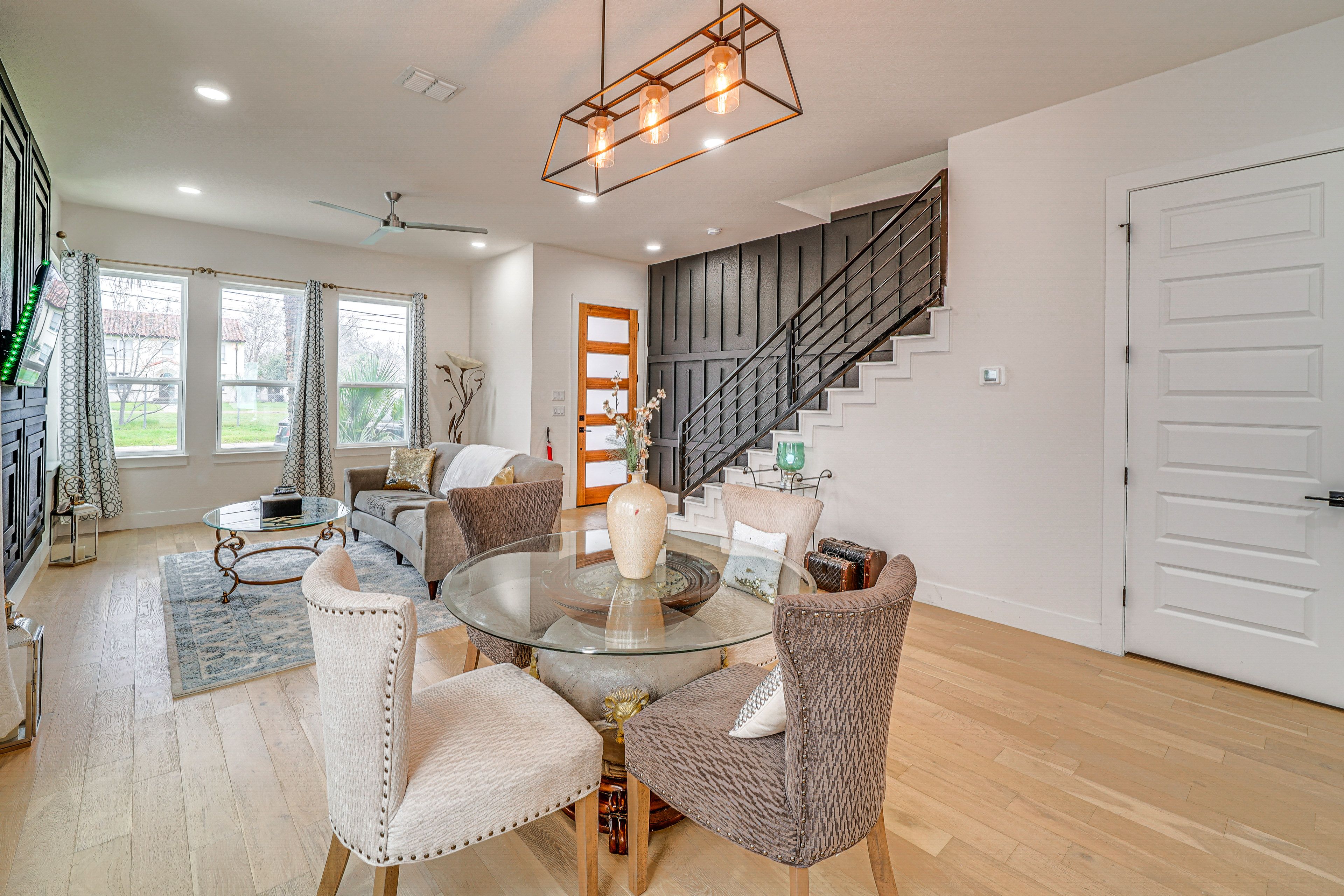 Dining Area | Dishware/Flatware | 1st Floor