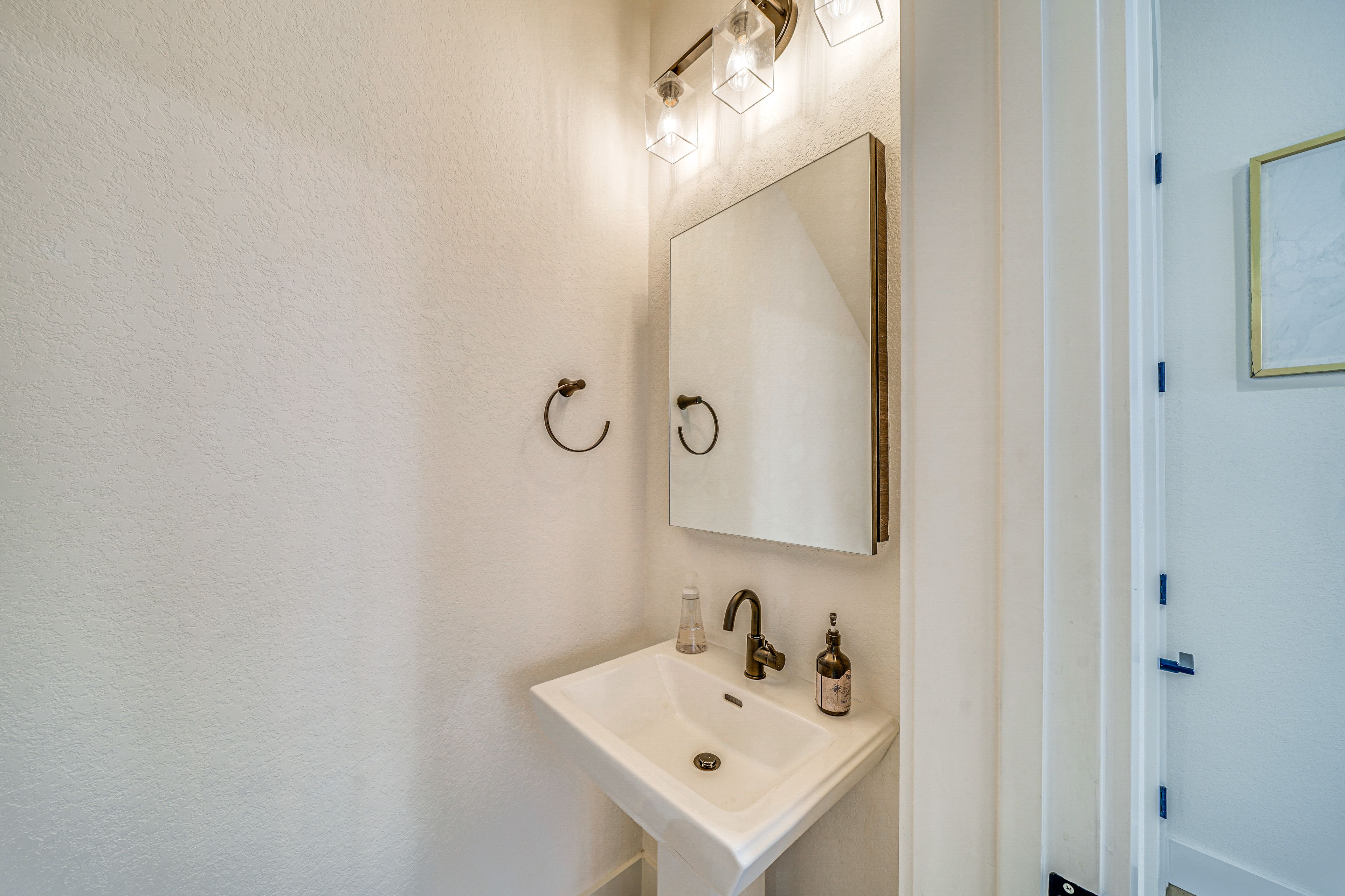 Half Bathroom | 1st Floor