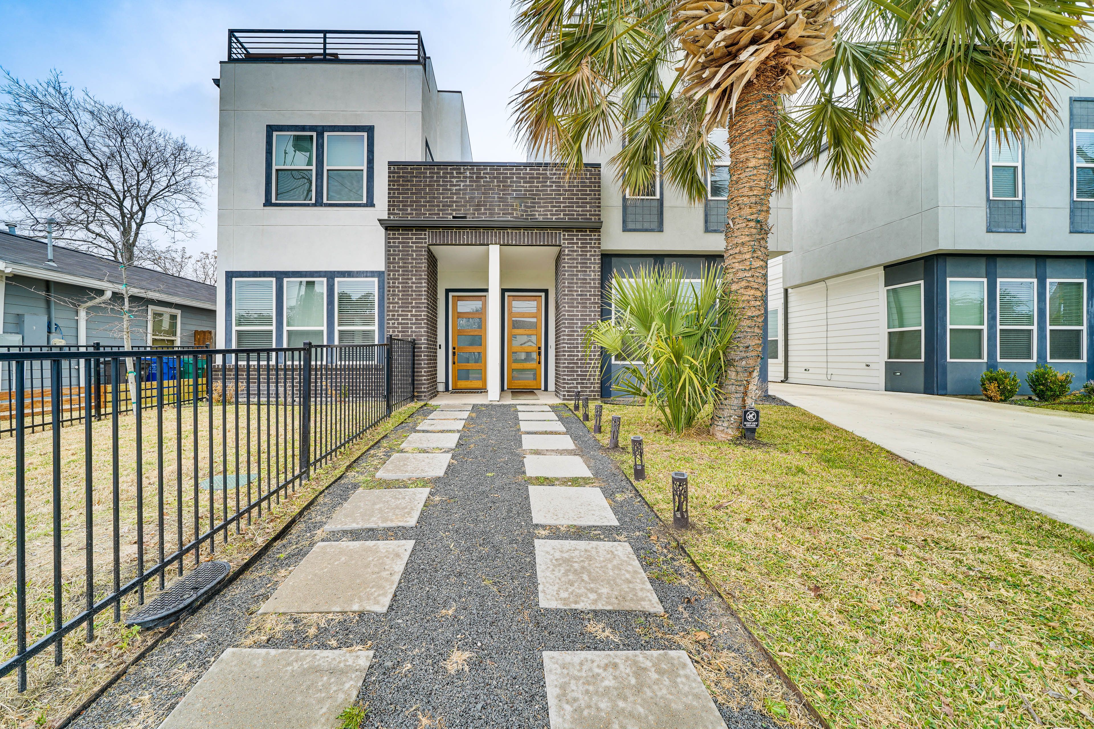 Condo Exterior | Keyless Entry