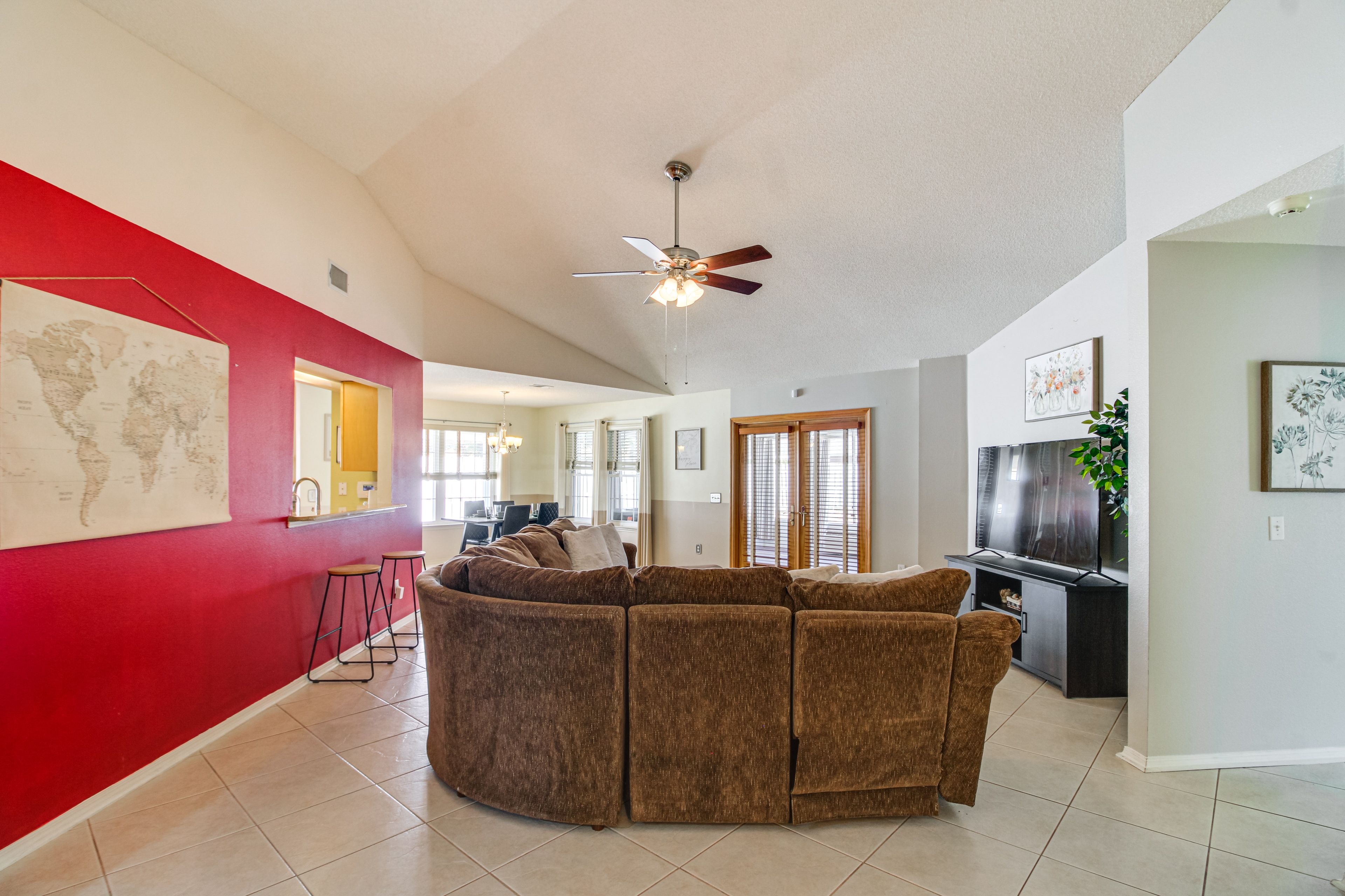 Living Room | Smart TV