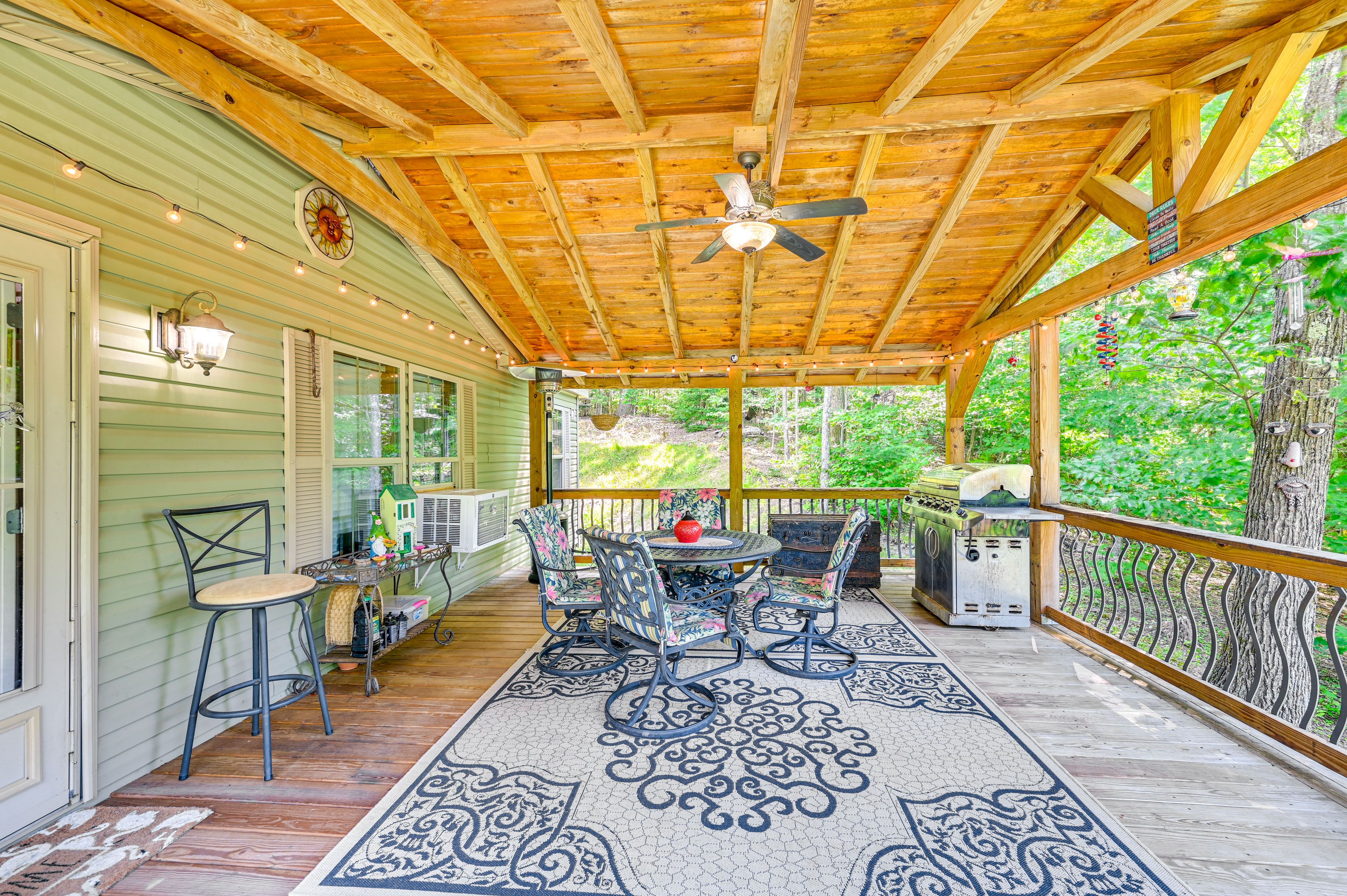 Private Deck | Dining Area