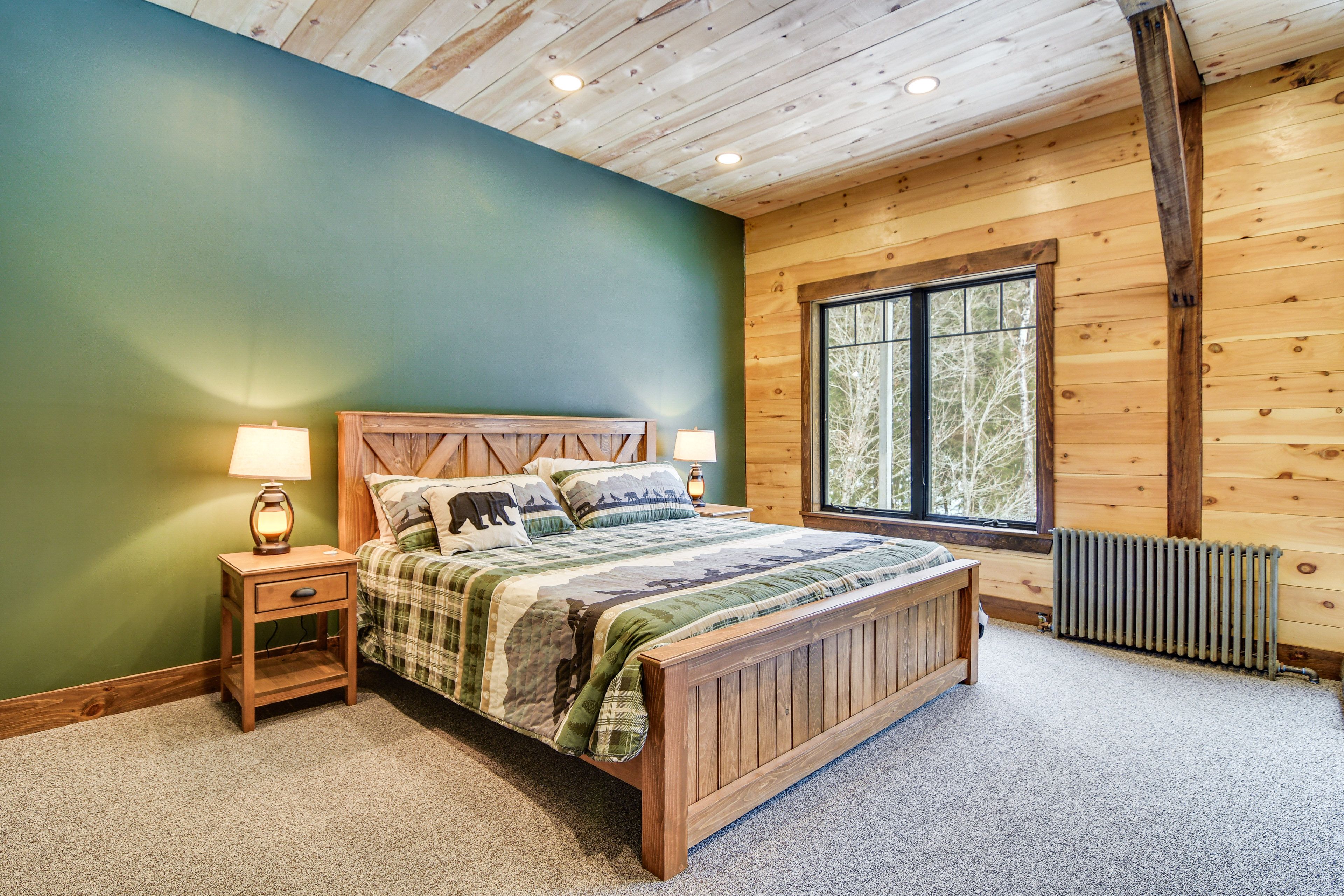 Bedroom 1 | King Bed | 1st Floor