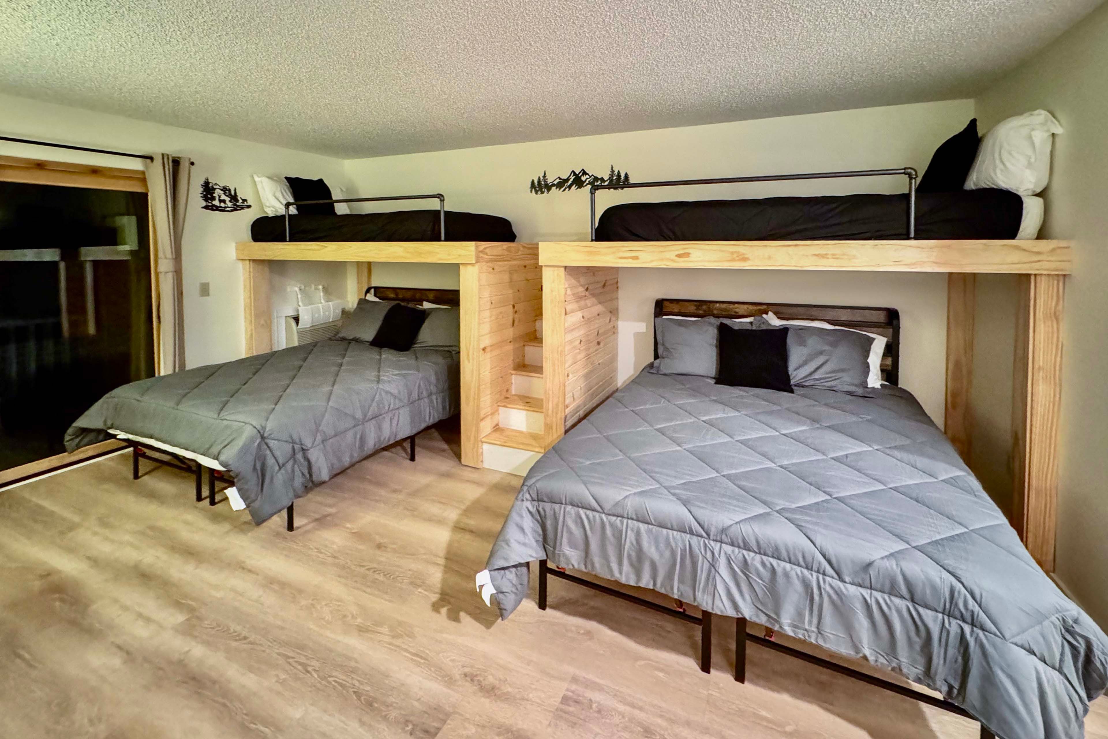 Studio | 2 Queen Beds | 2 Lofted XL Twin Beds | Linens Provided