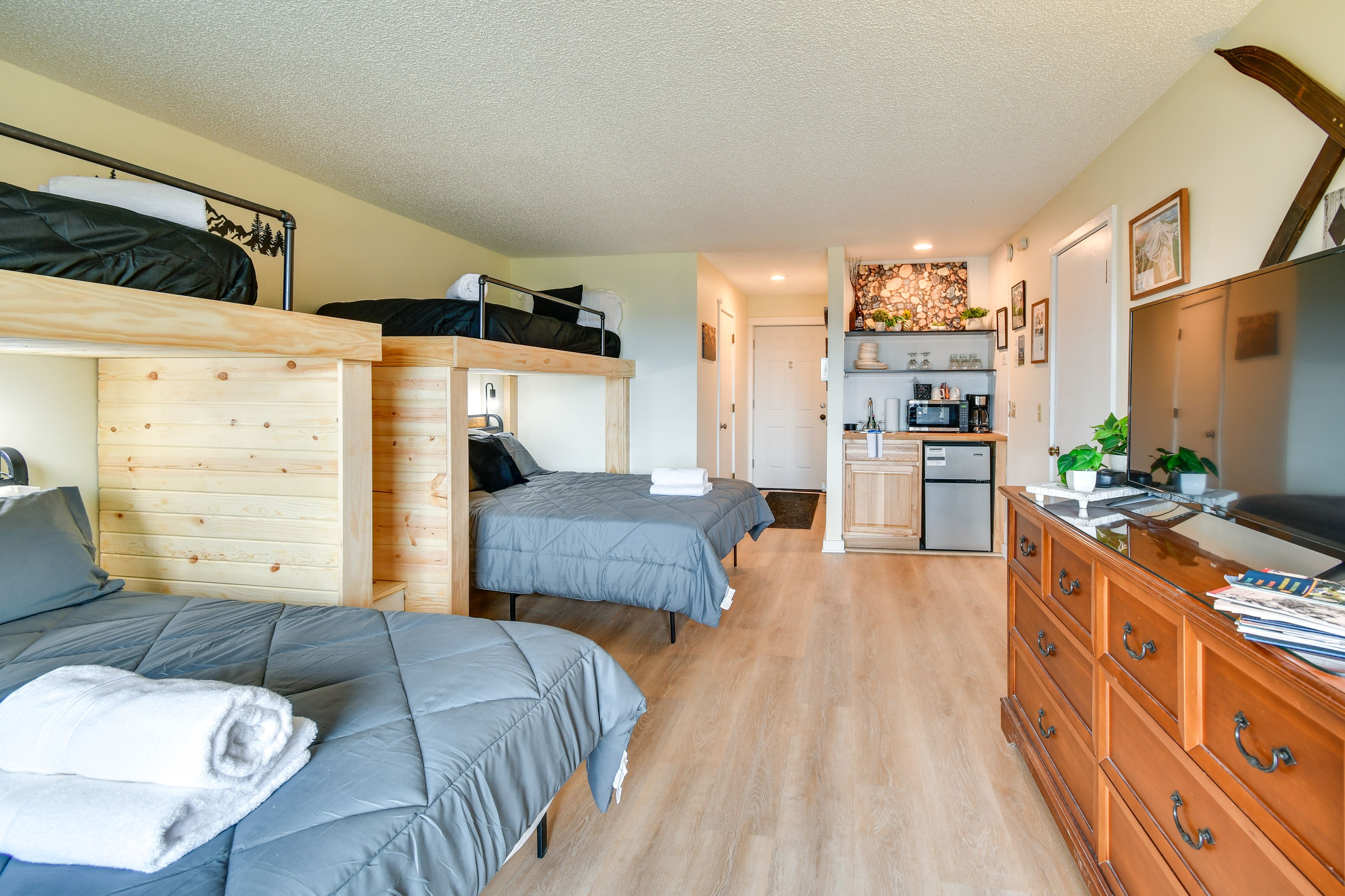 Studio | 2 Queen Beds | 2 Lofted XL Twin Beds | Linens Provided