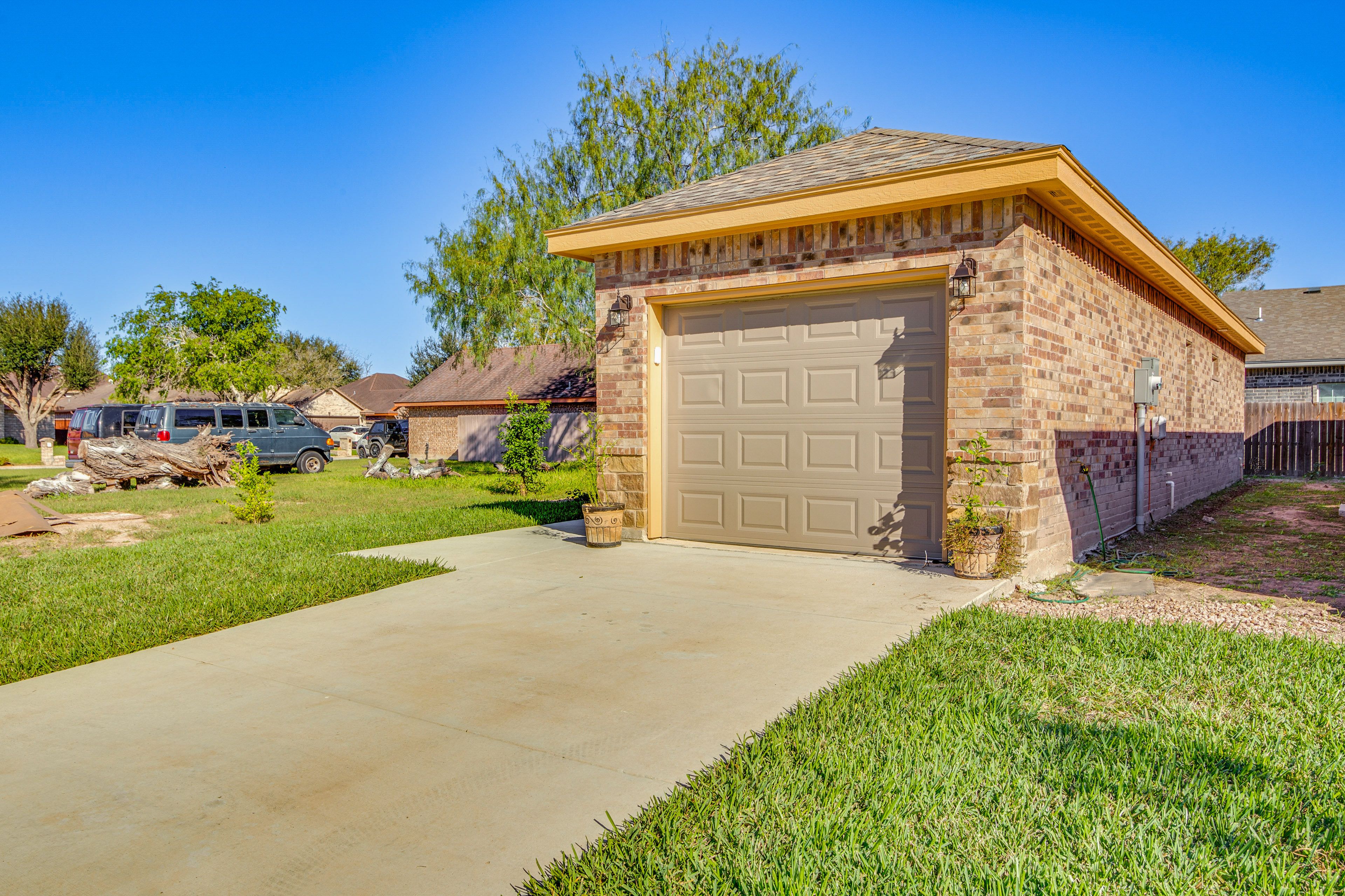 Parking | Driveway (1 Vehicle) | Street (First-Come, First-Served)