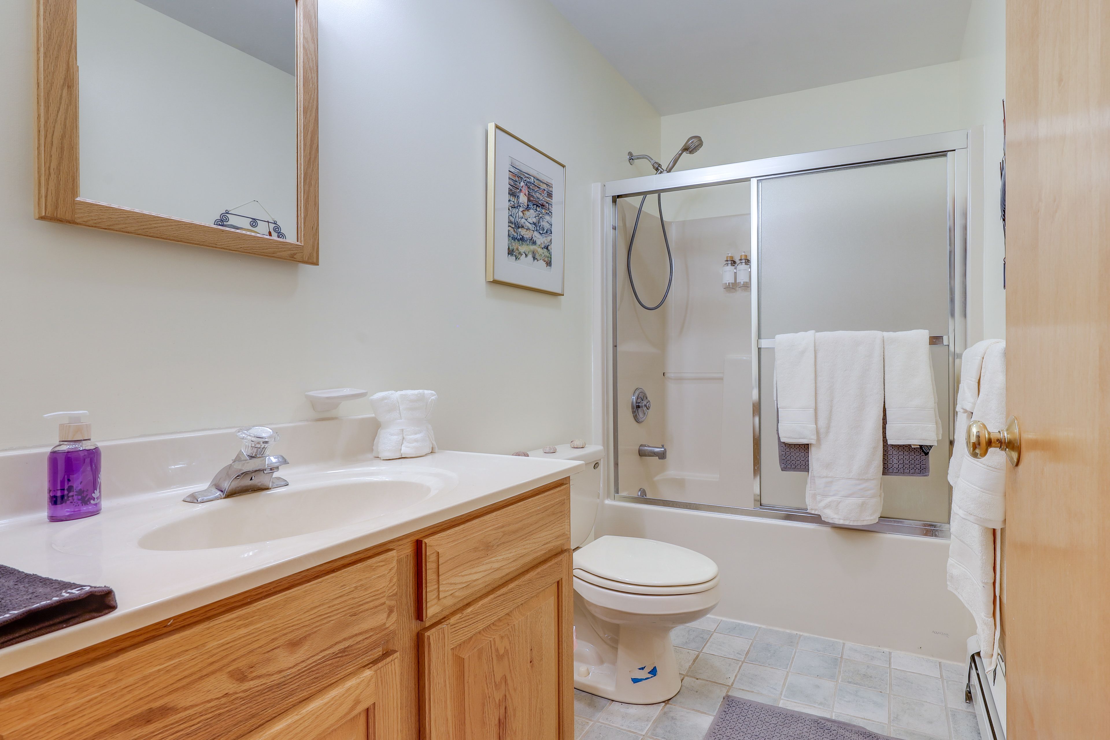 Full Bathroom | Main Level