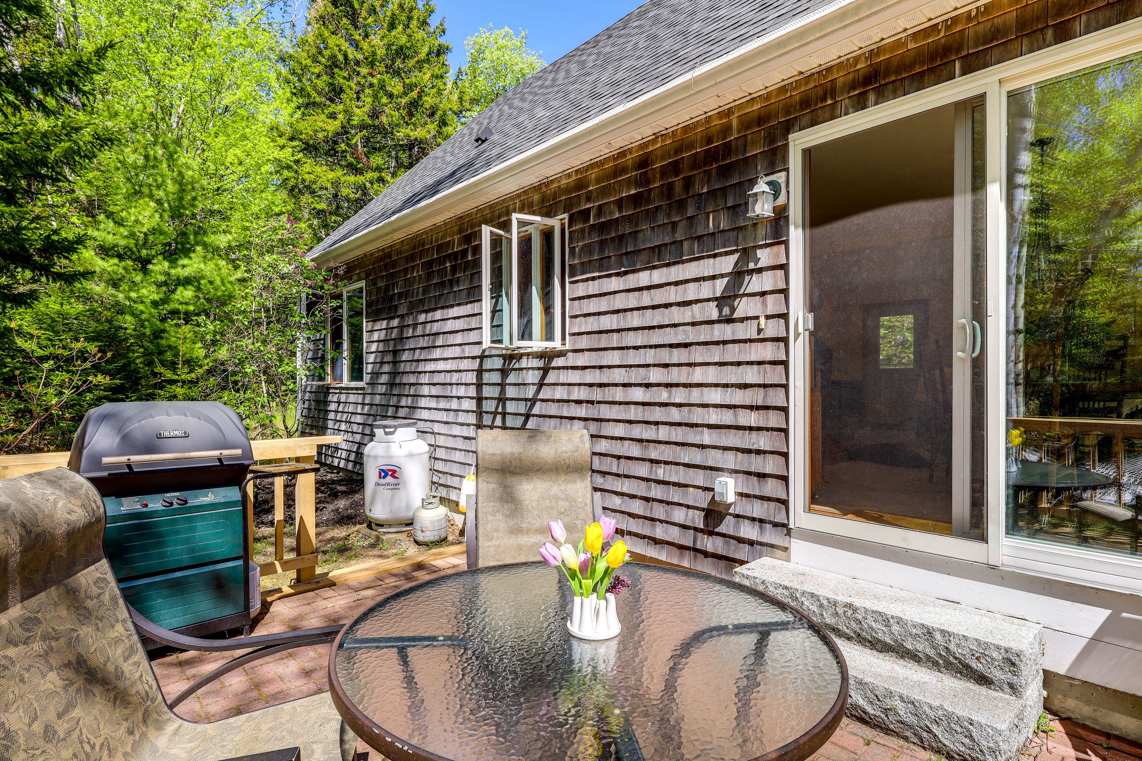 Deck | Charcoal Grill | Dining Area