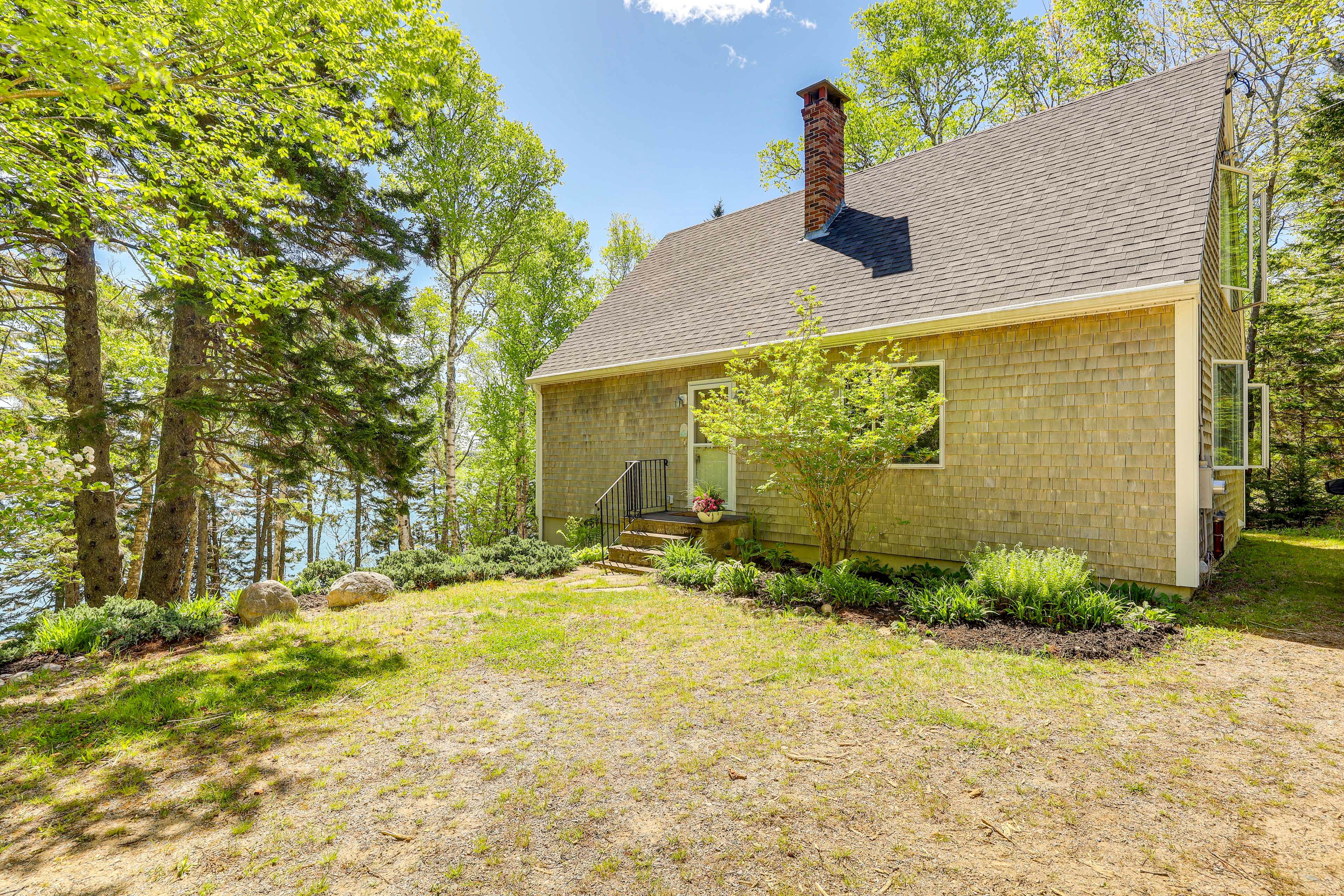 Property Exterior | Driveway Parking (2 Vehicles)