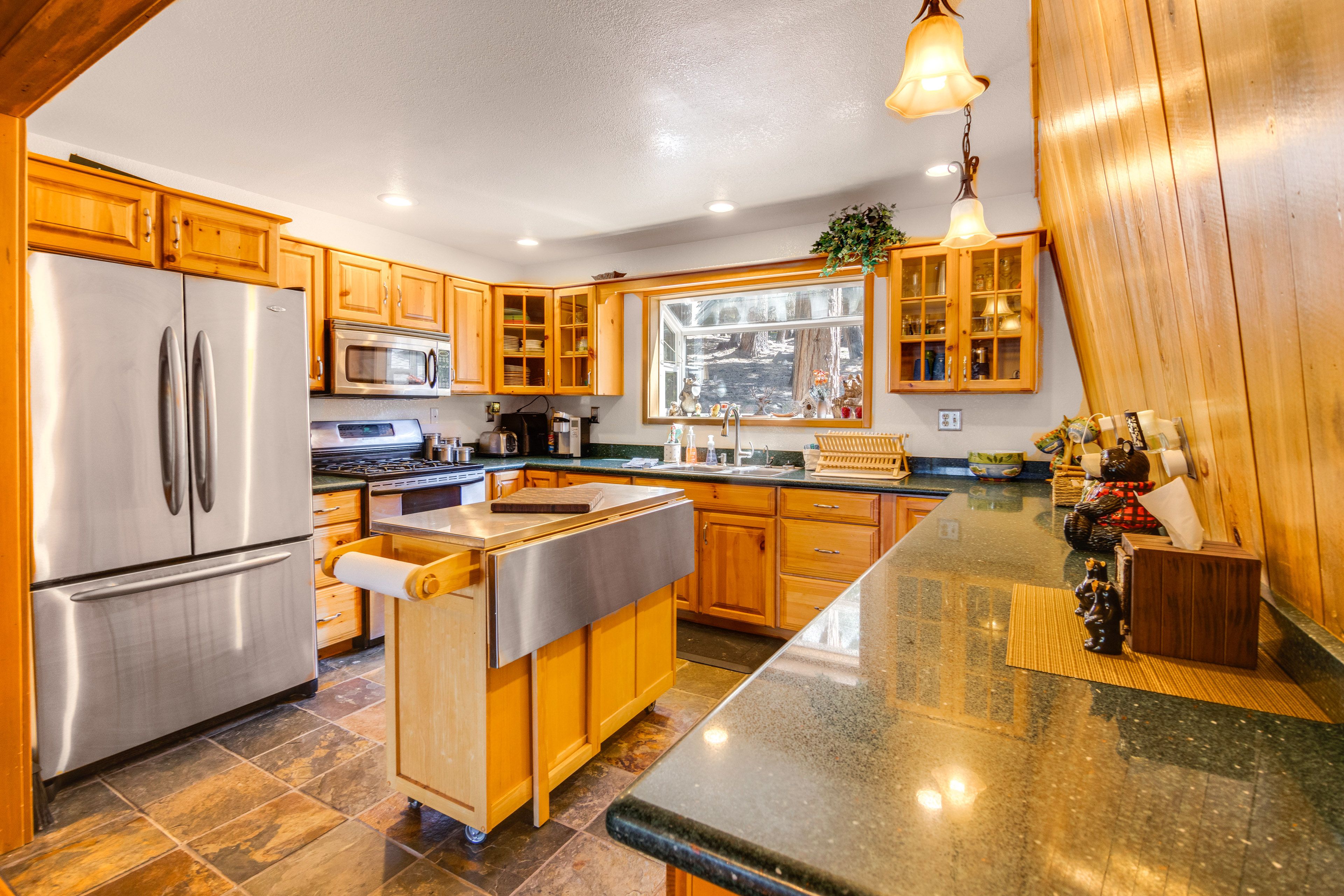 Kitchen | 1st Floor | Stove/Oven | Dining Area | Dishware/Flatware Provided