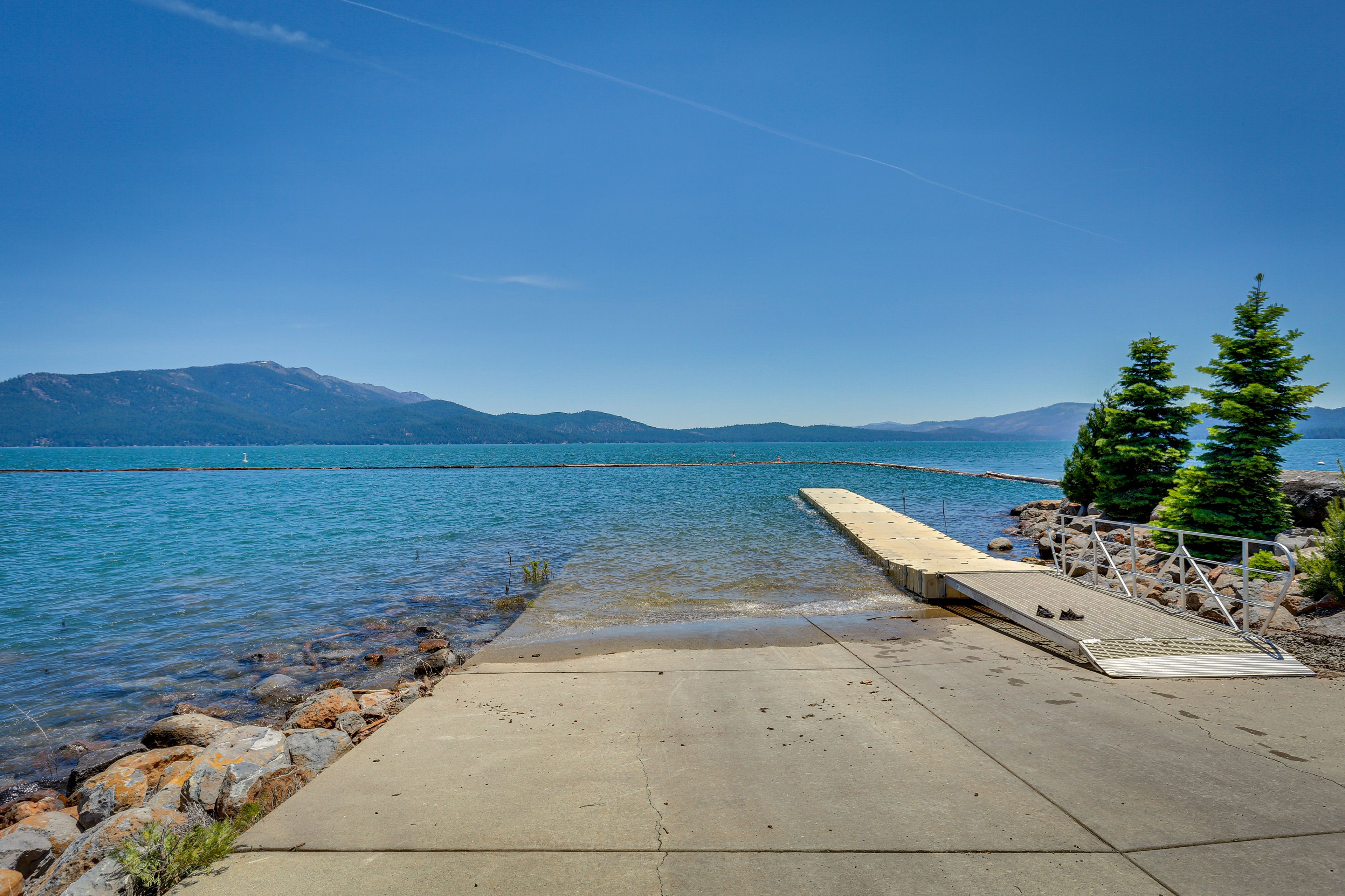 Lake Almanor Country Club | Community Amenities | 3 Boat Launches
