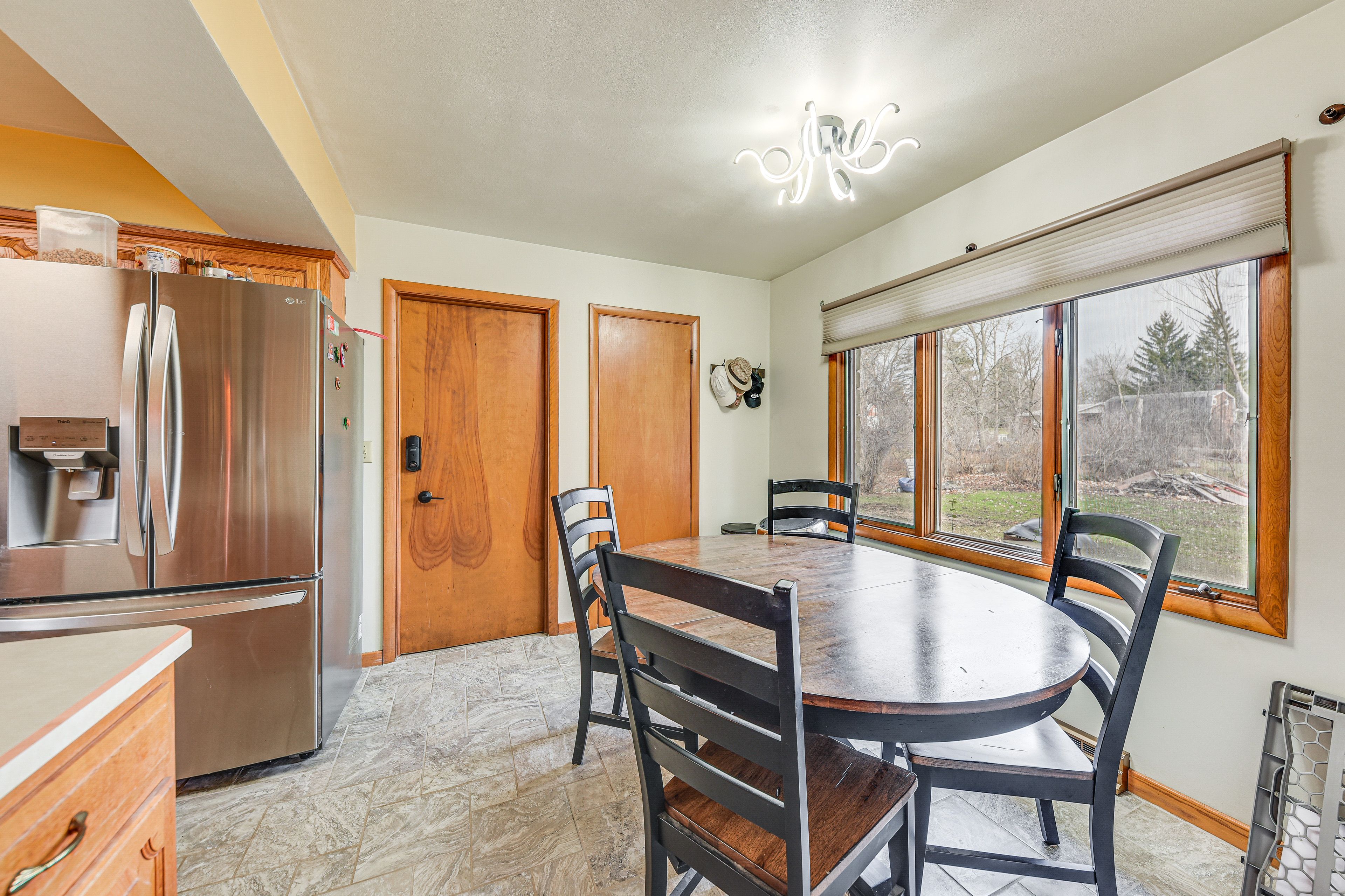 Dining Area | Dishware & Flatware