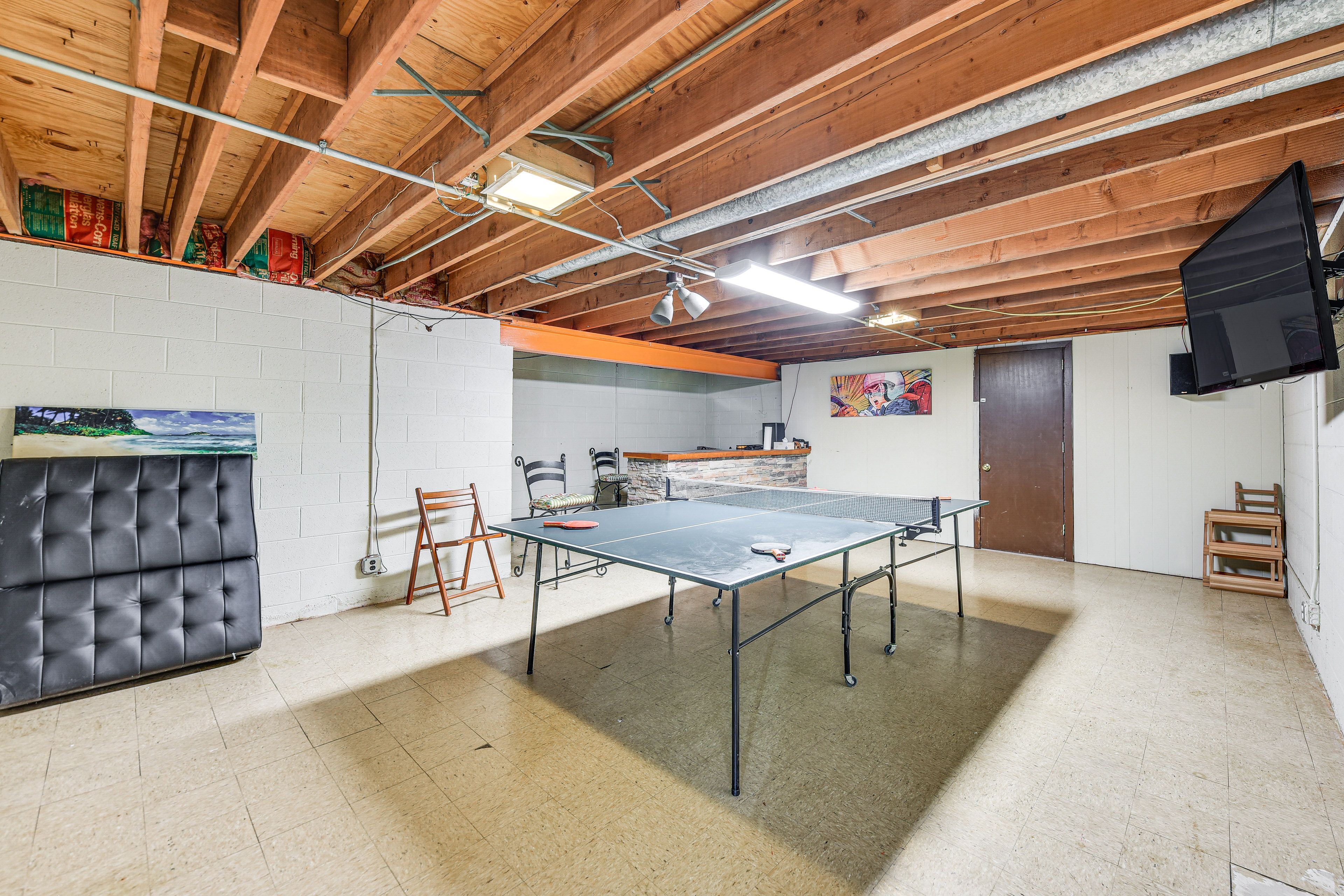 Basement Living Room | Dry Bar