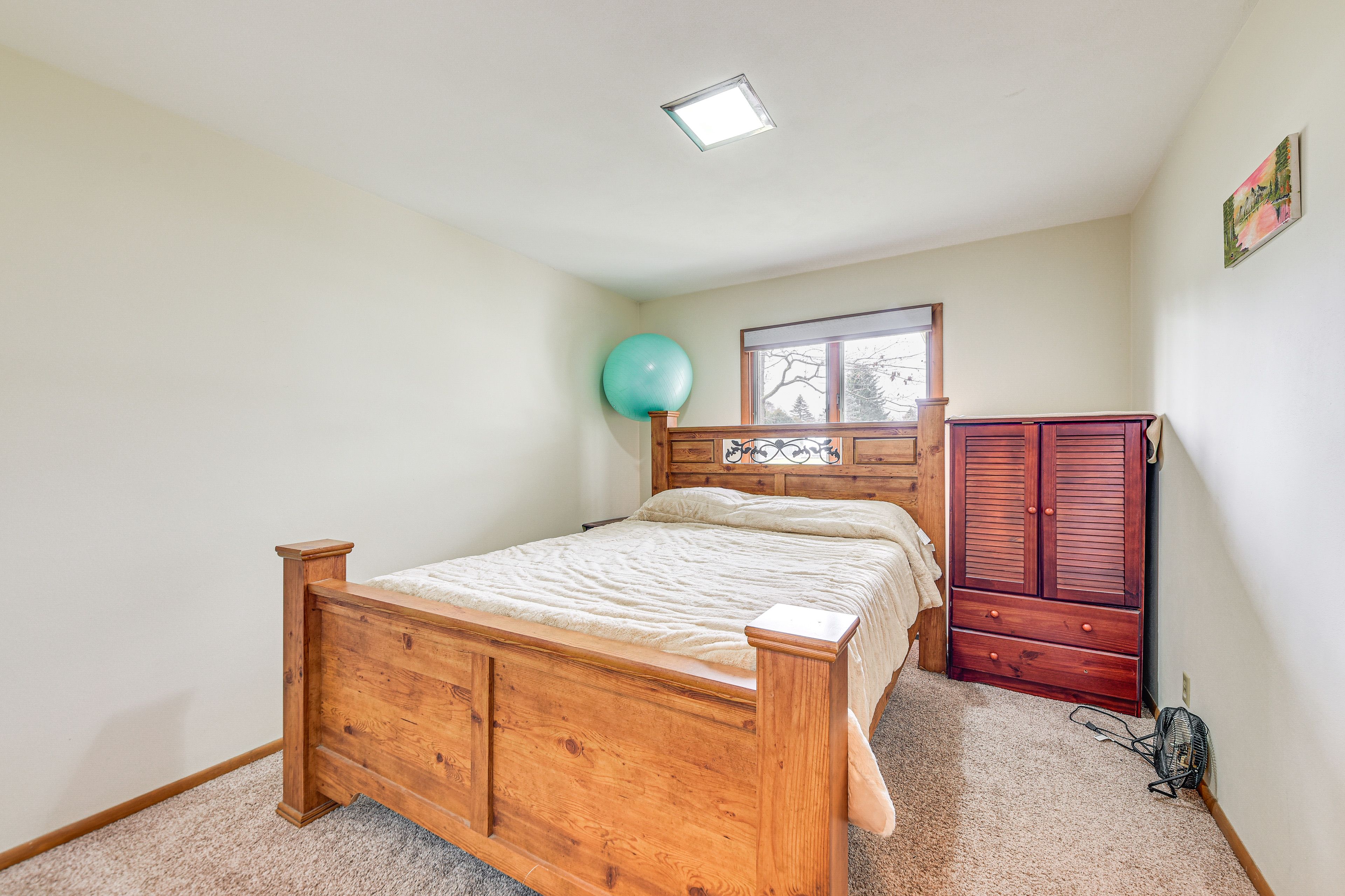 Bedroom 1 | Queen Bed | Linens Provided