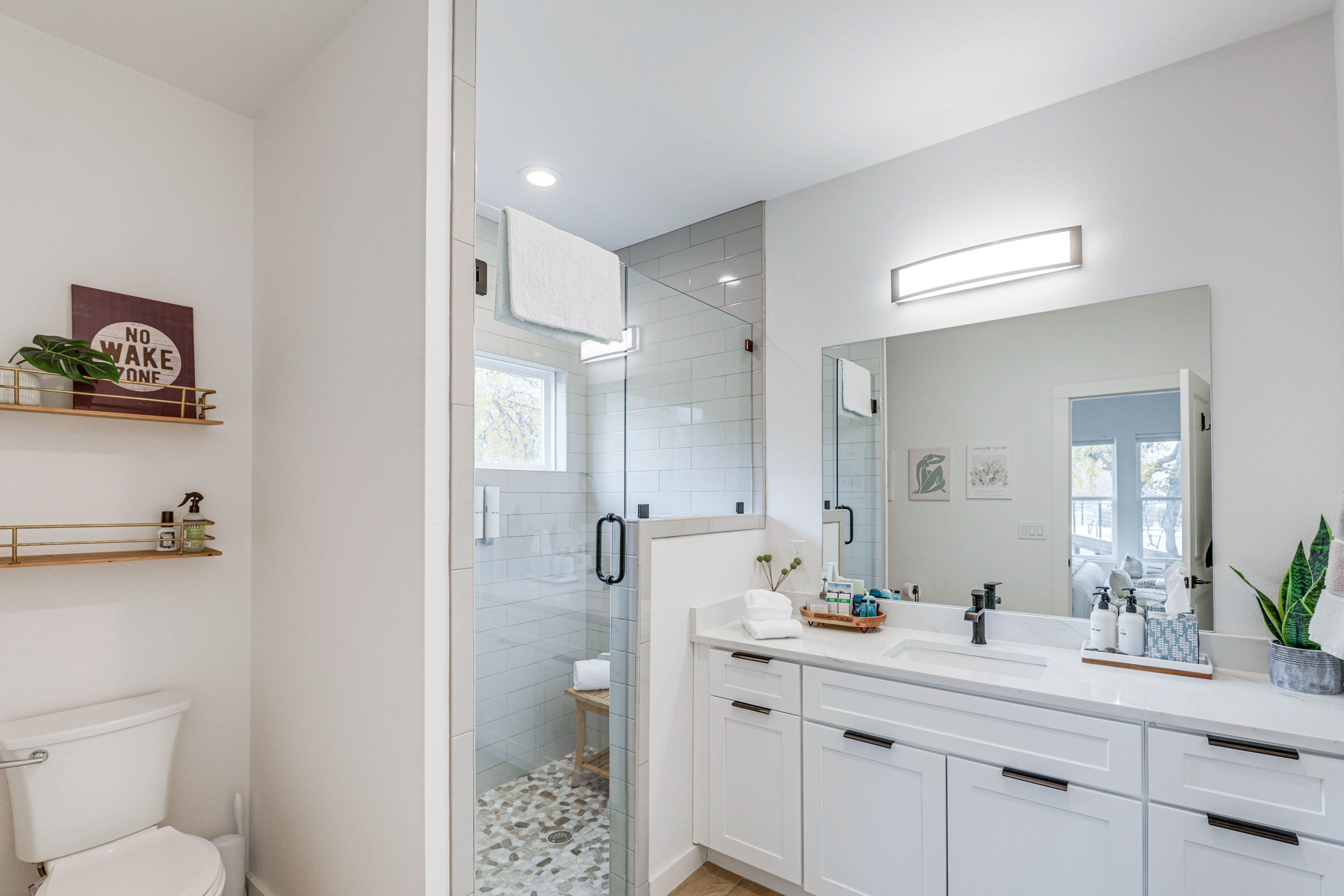 En-Suite Bathroom | Towels Provided | Complimentary Toiletries
