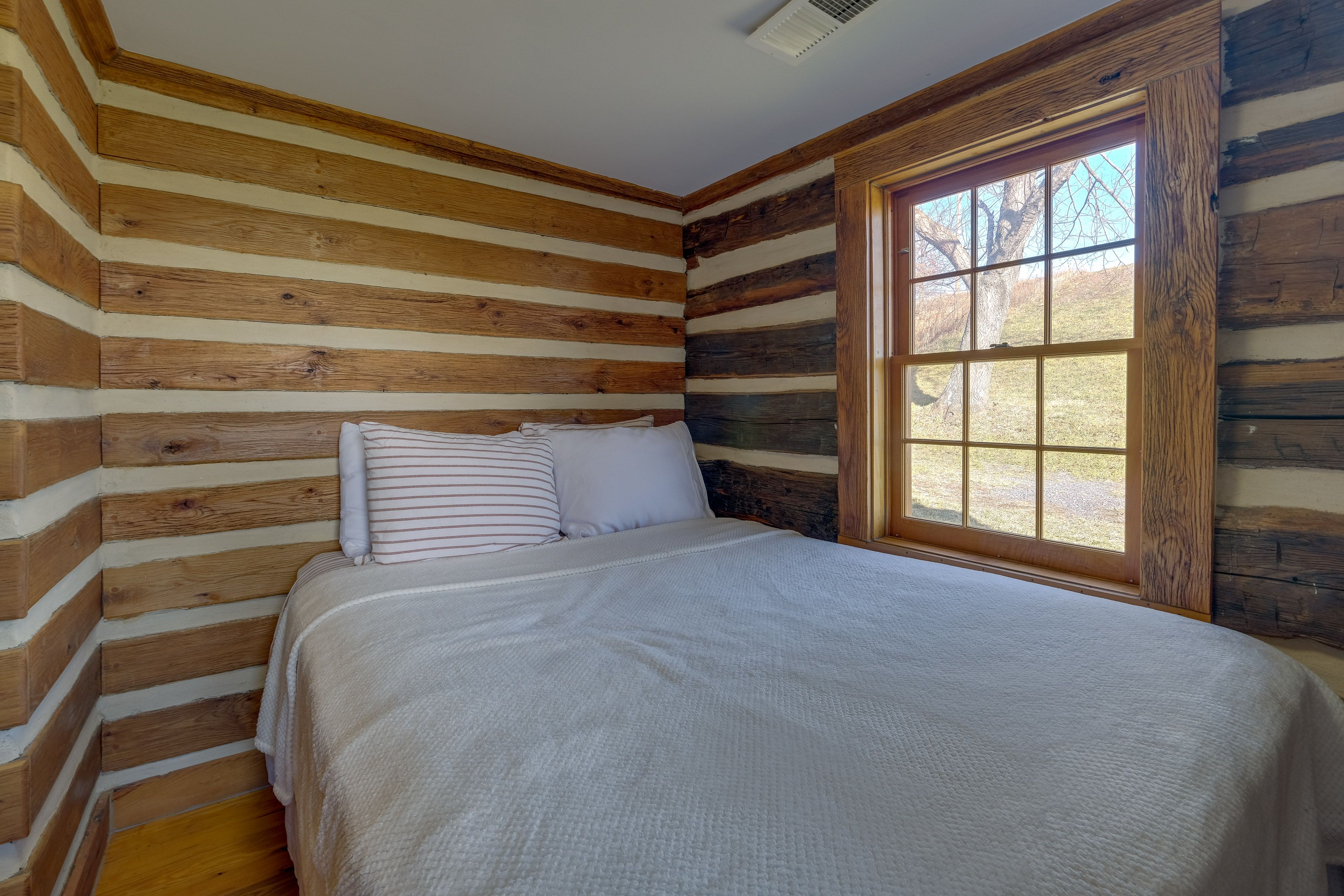 Bedroom 2 | Full Bed
