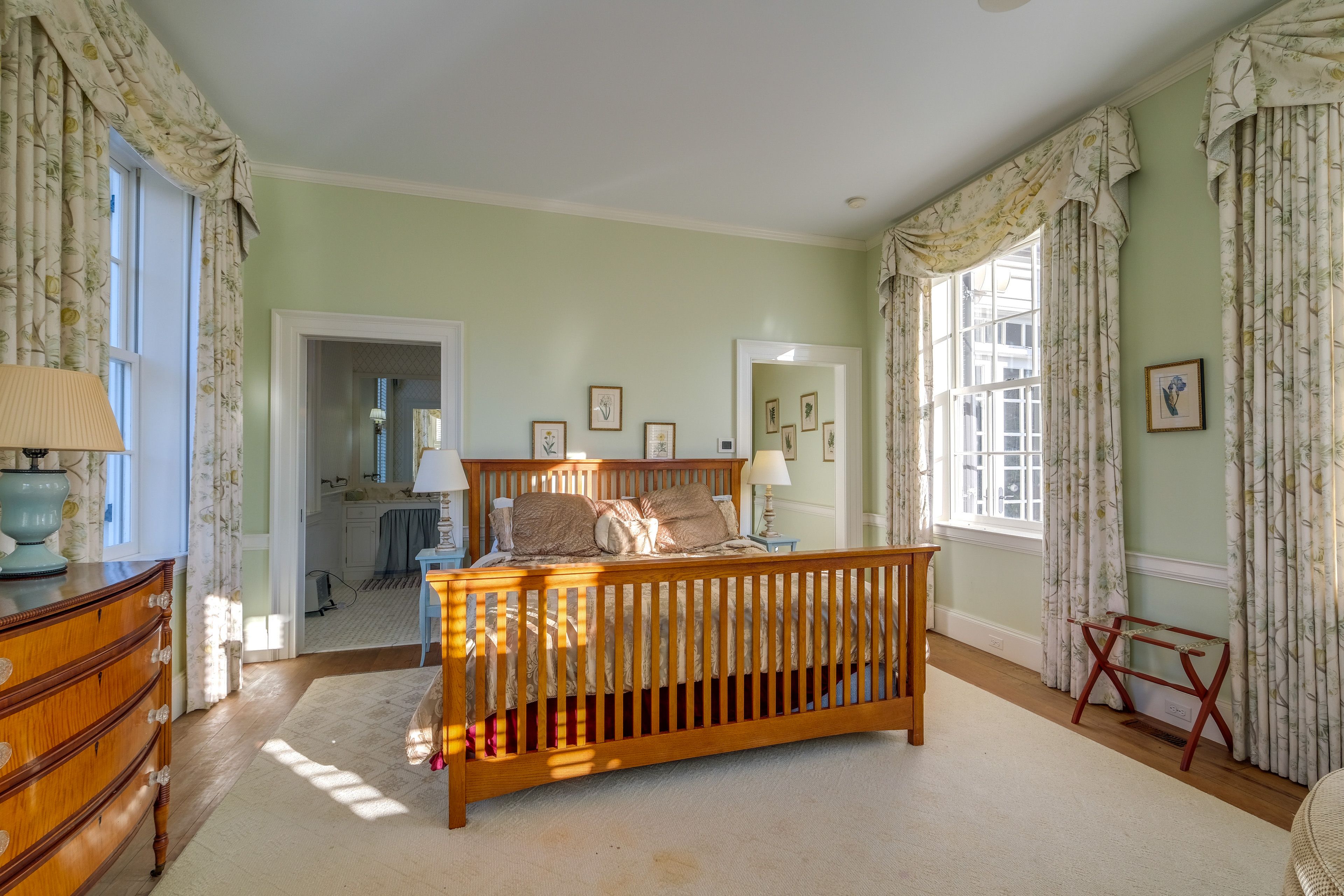 Bedroom 1 | King Bed | Fireplace | En-Suite Bathroom