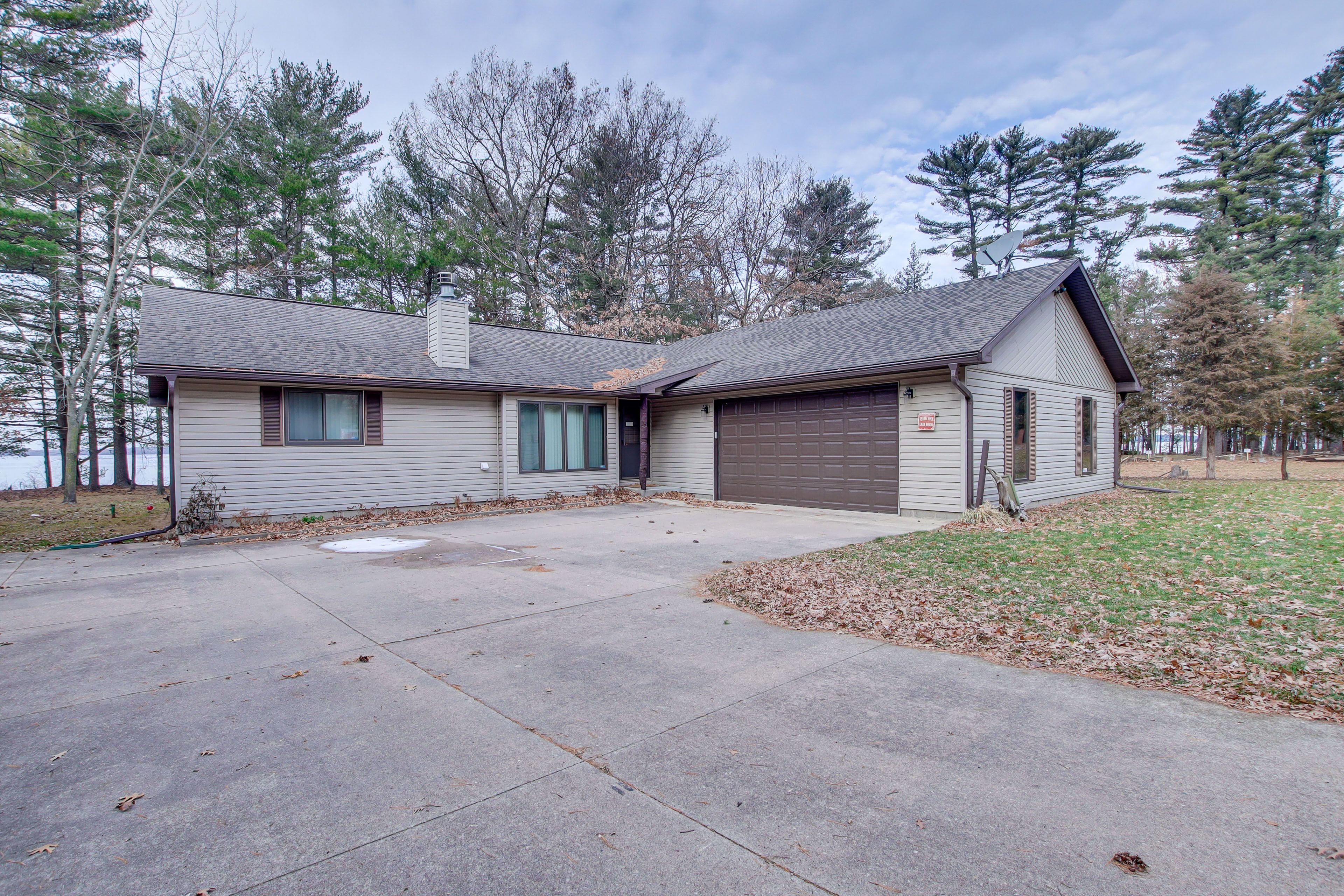 House Exterior | Free Street Parking