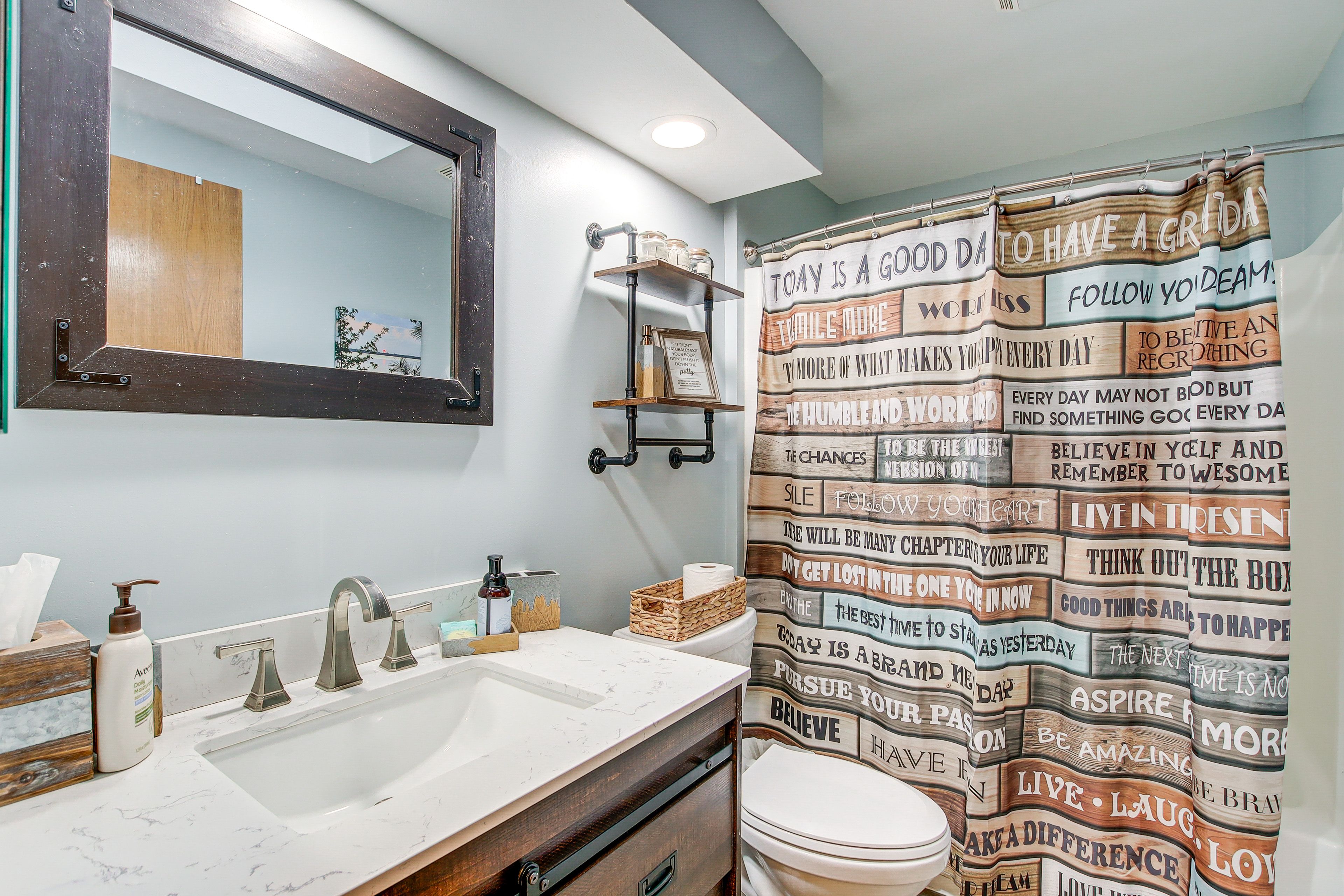 Full Bathroom | 1st Floor