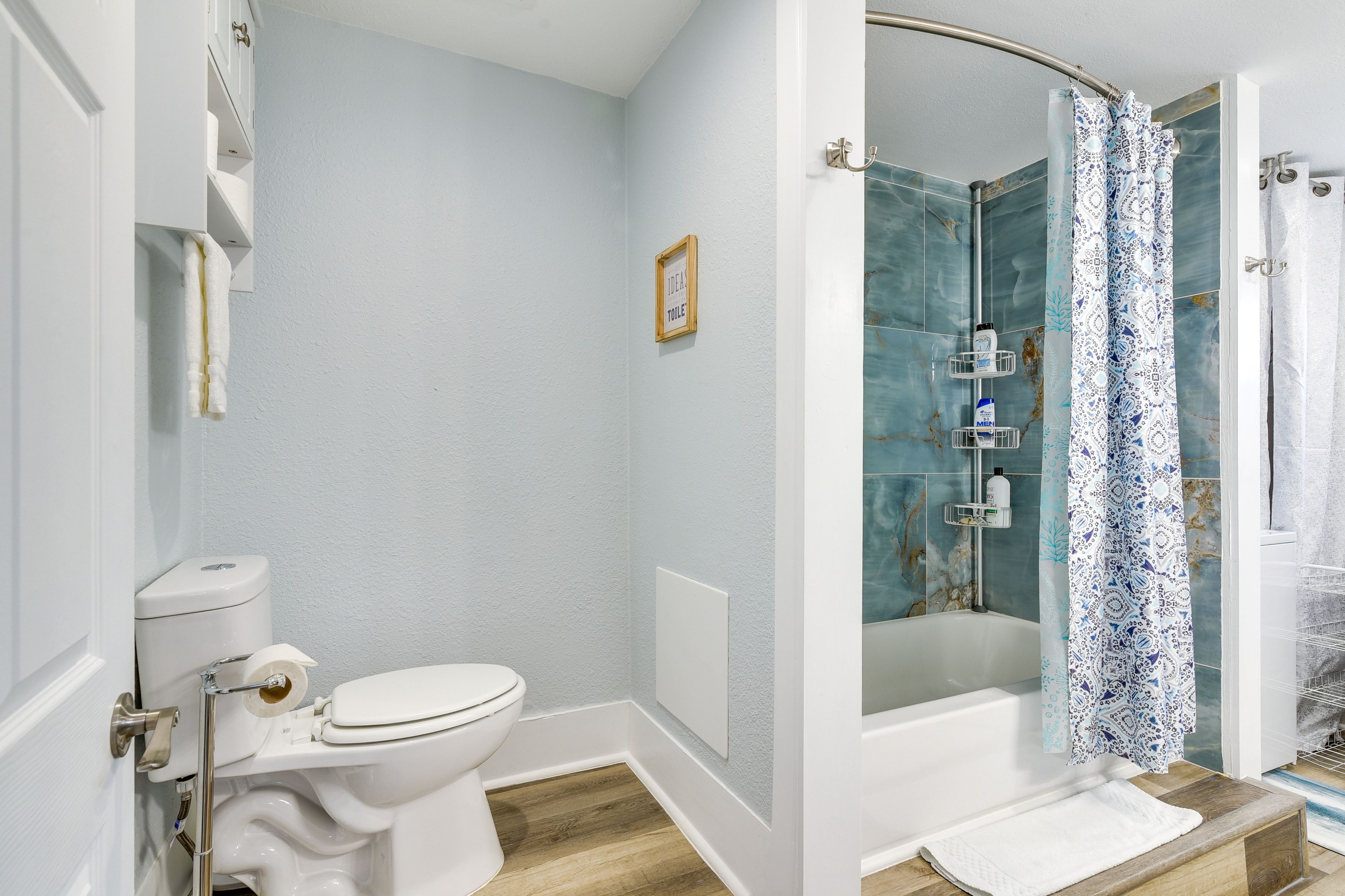 Full Bathroom | Complimentary Toiletries | In-Unit Laundry