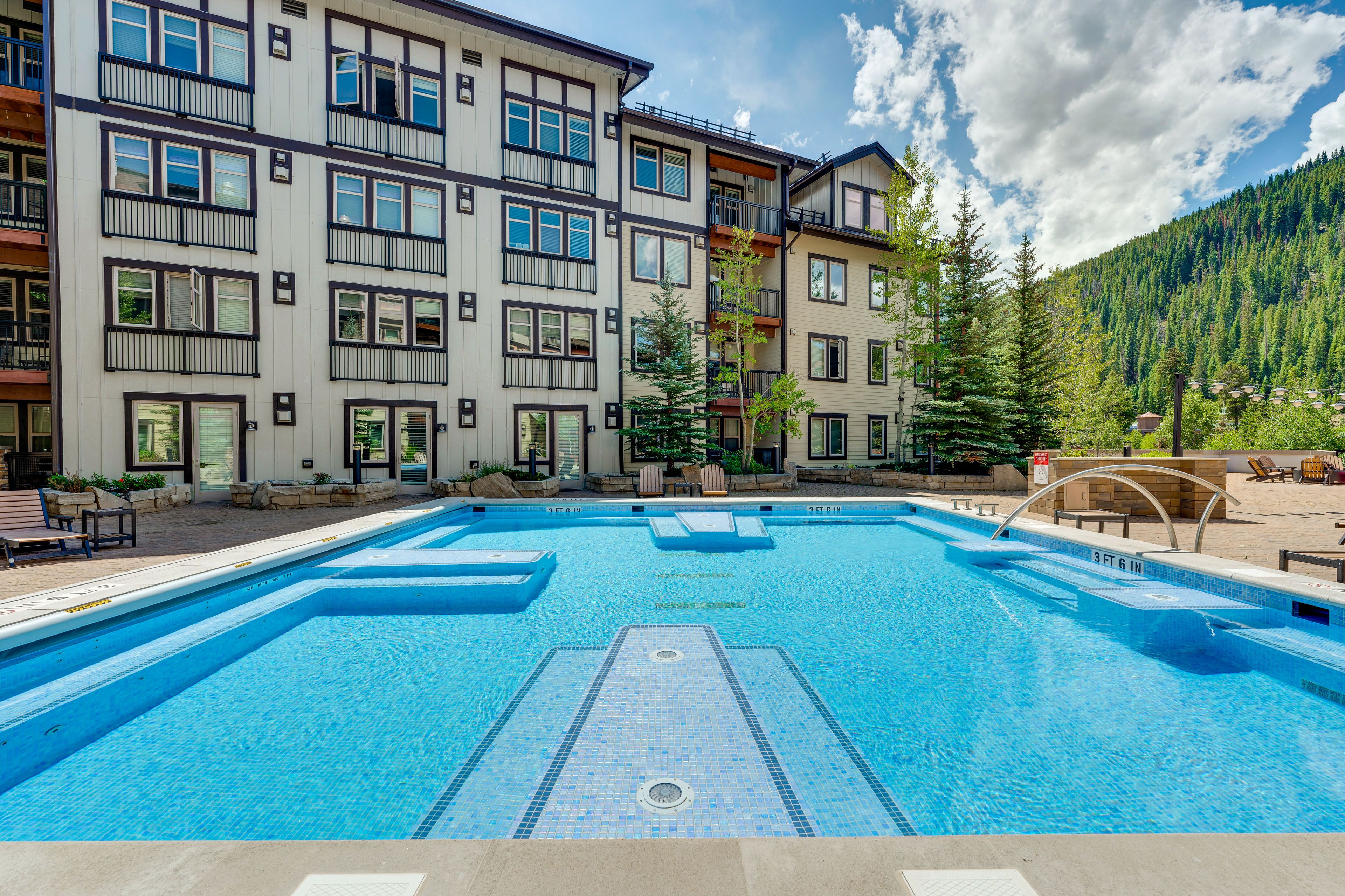 Community Amenities | Hot Tub