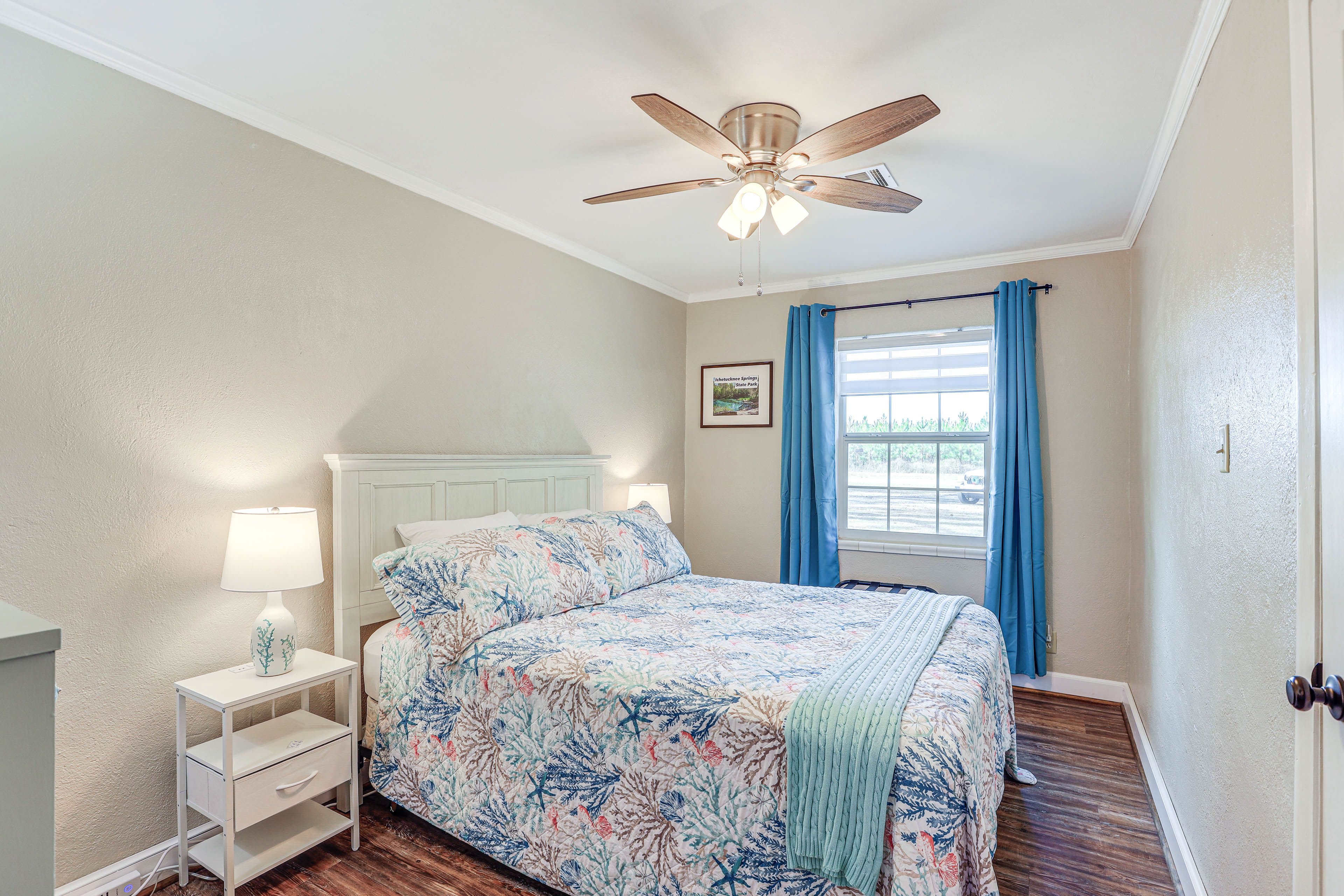 Bedroom 2 | Queen Bed