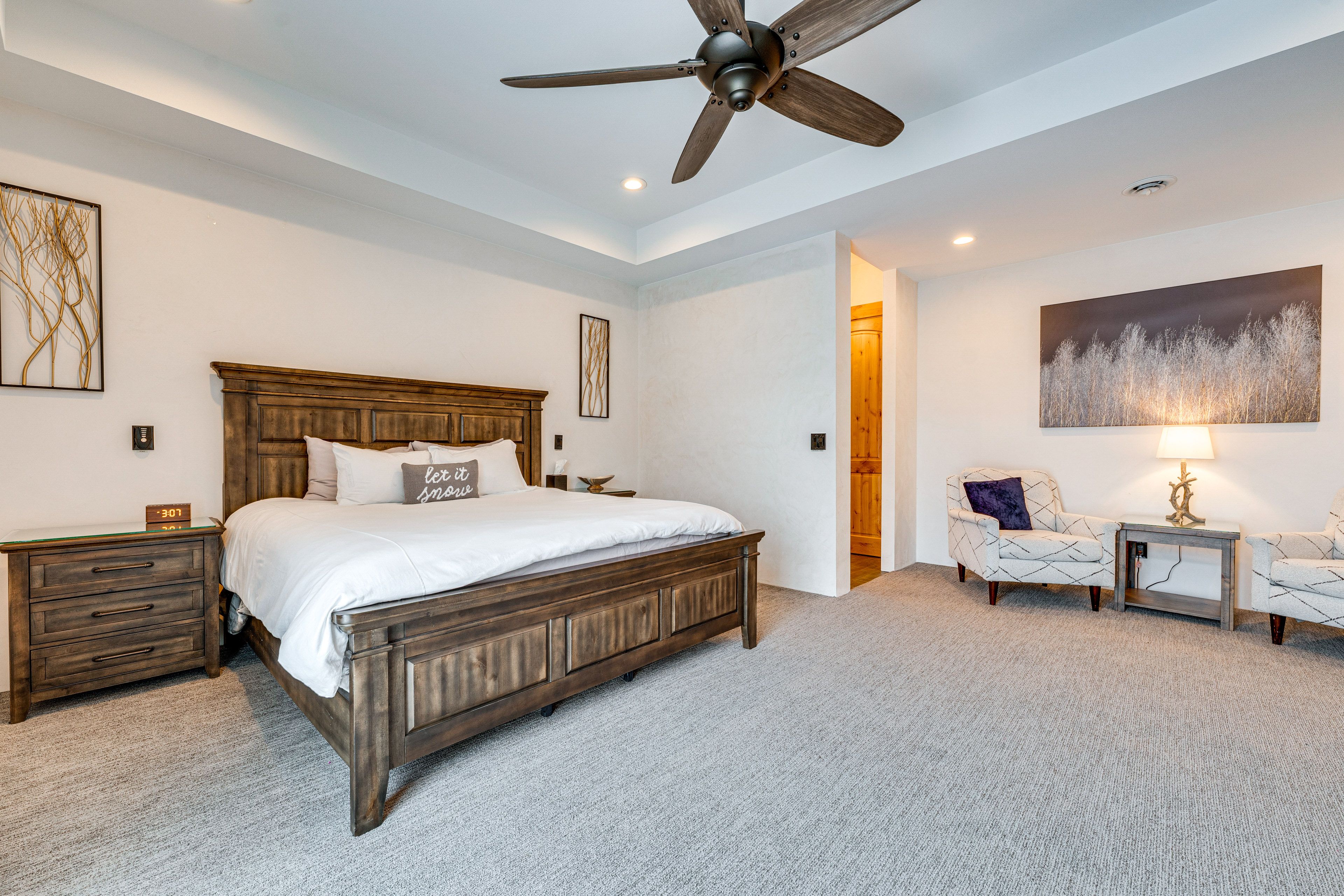 Bedroom 1 | Main Level | King Bed | Linens Provided | Smart TV