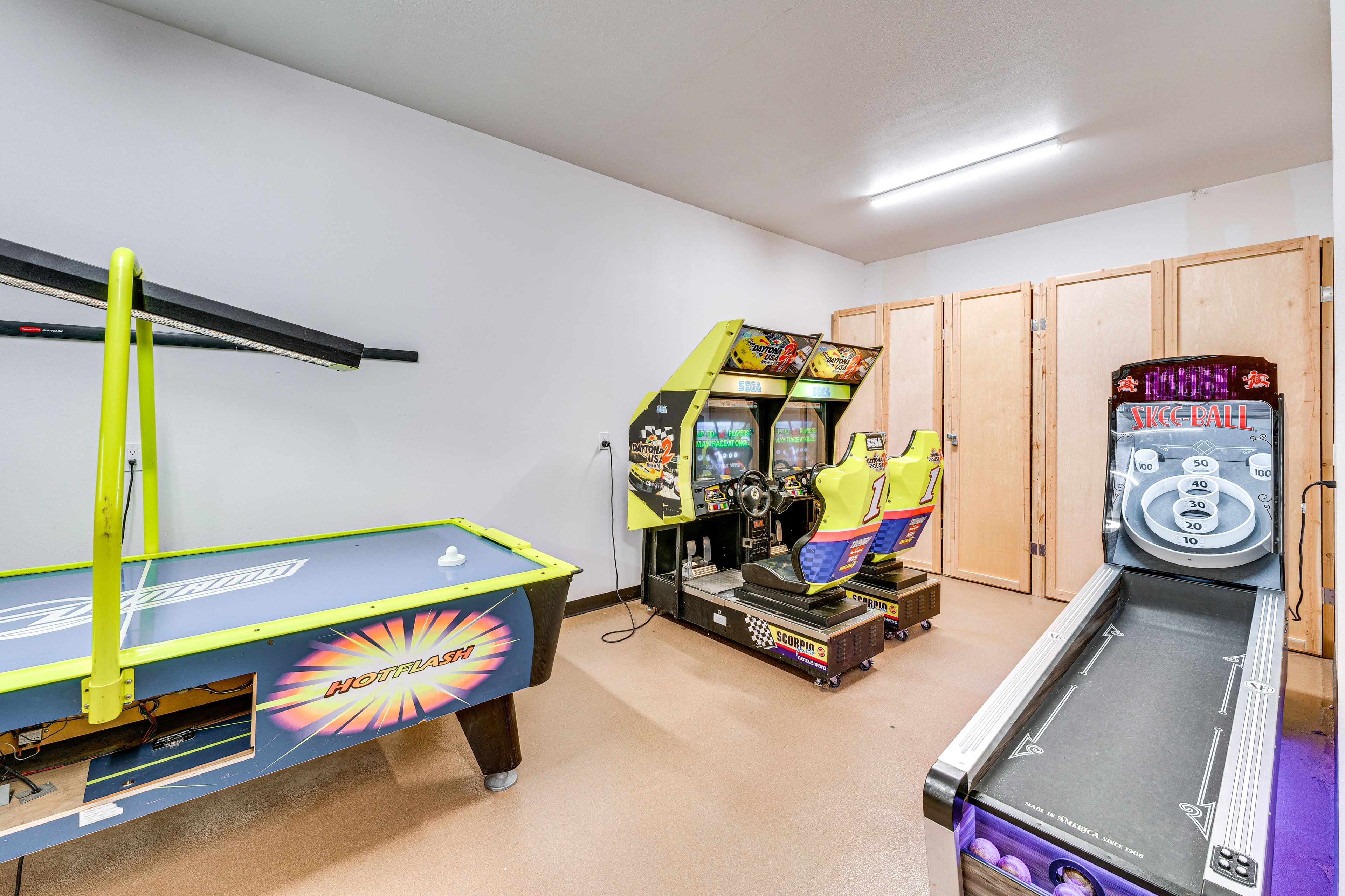 Game Room (Heated Garage) | Various Arcade Games