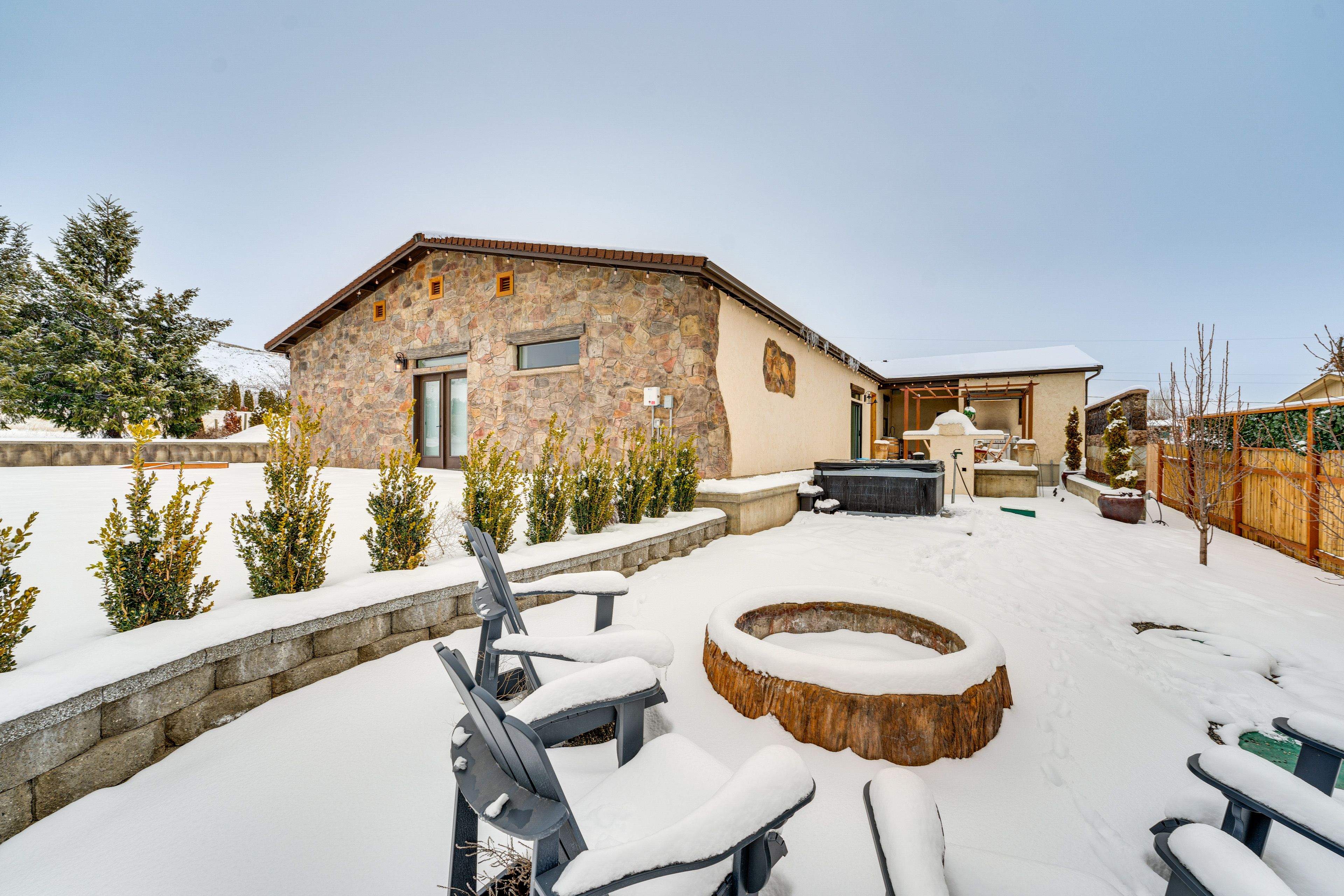 Private Backyard | Fire Pit