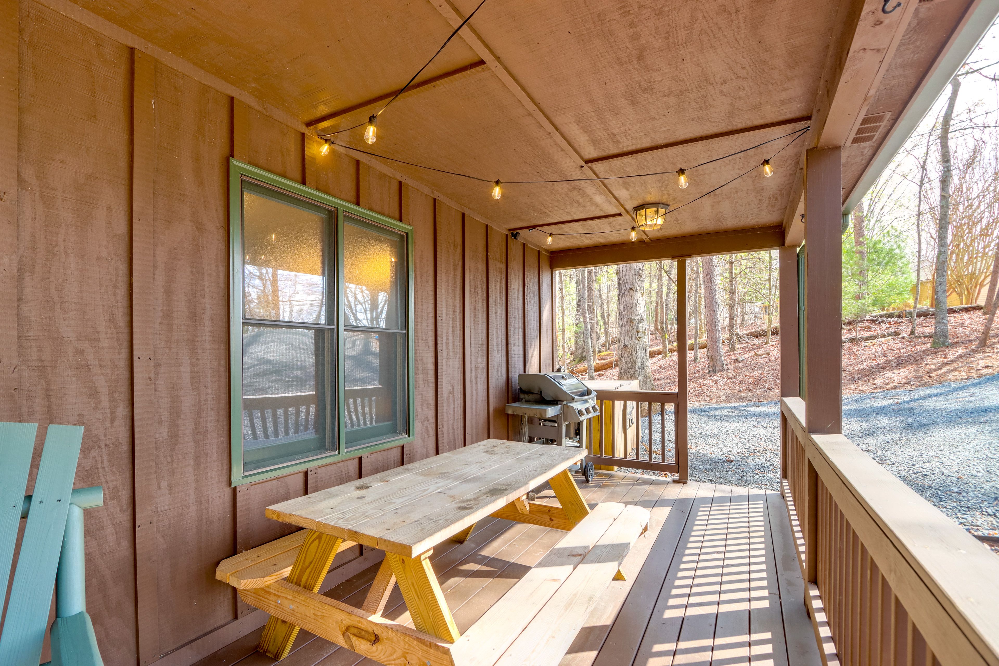 Furnished Deck | Outdoor Dining | Gas Grill