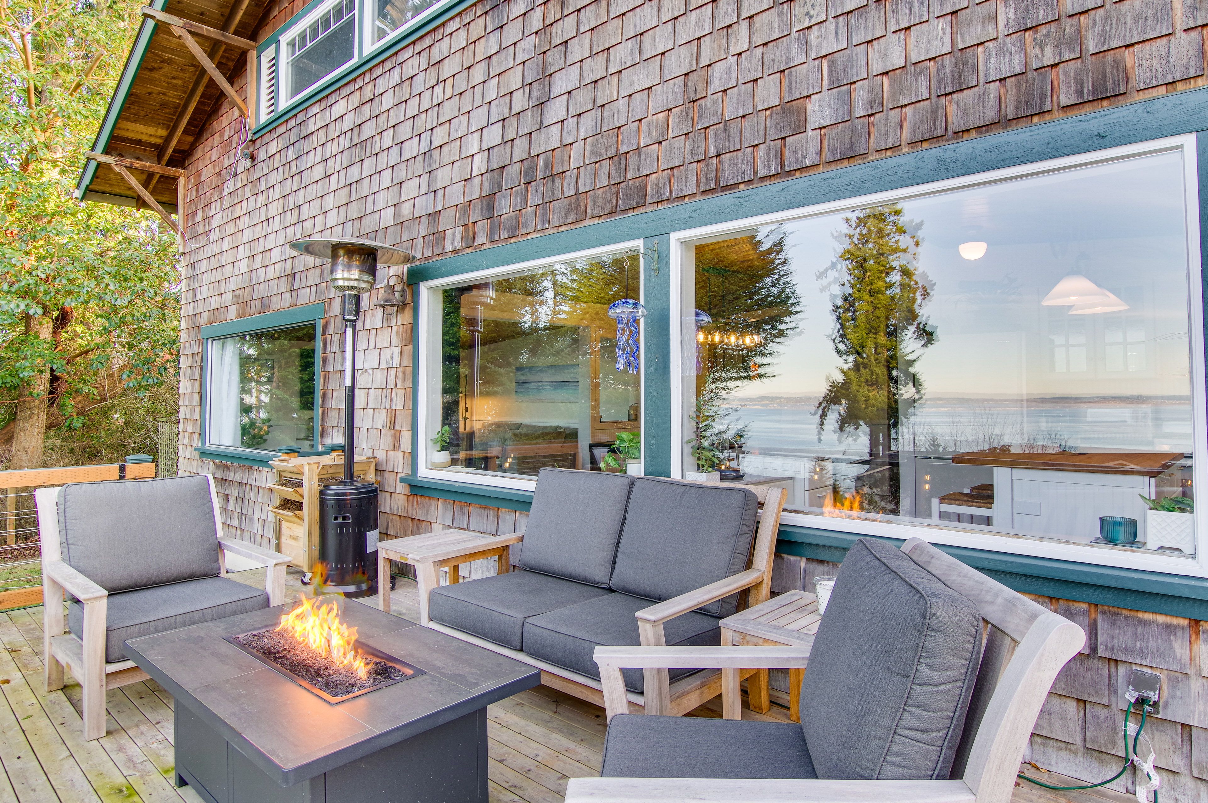 Private Deck | Fire Pit | Gas Grill