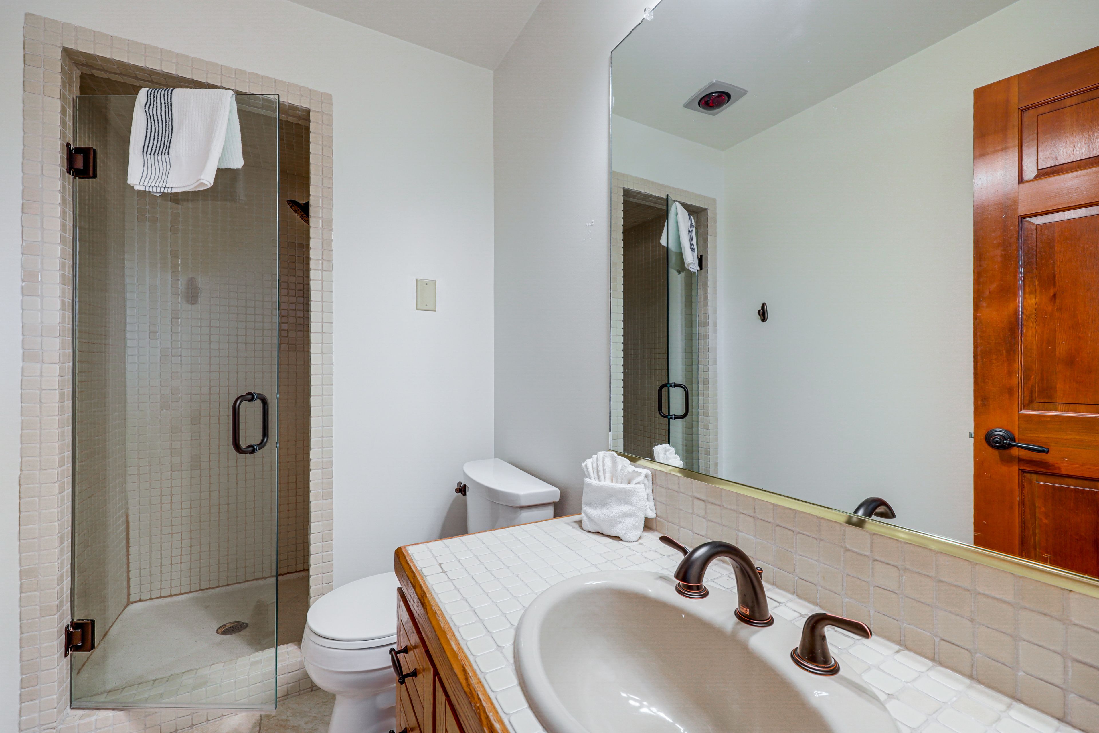 Full Bathroom | 3rd Floor | Hair Dryer