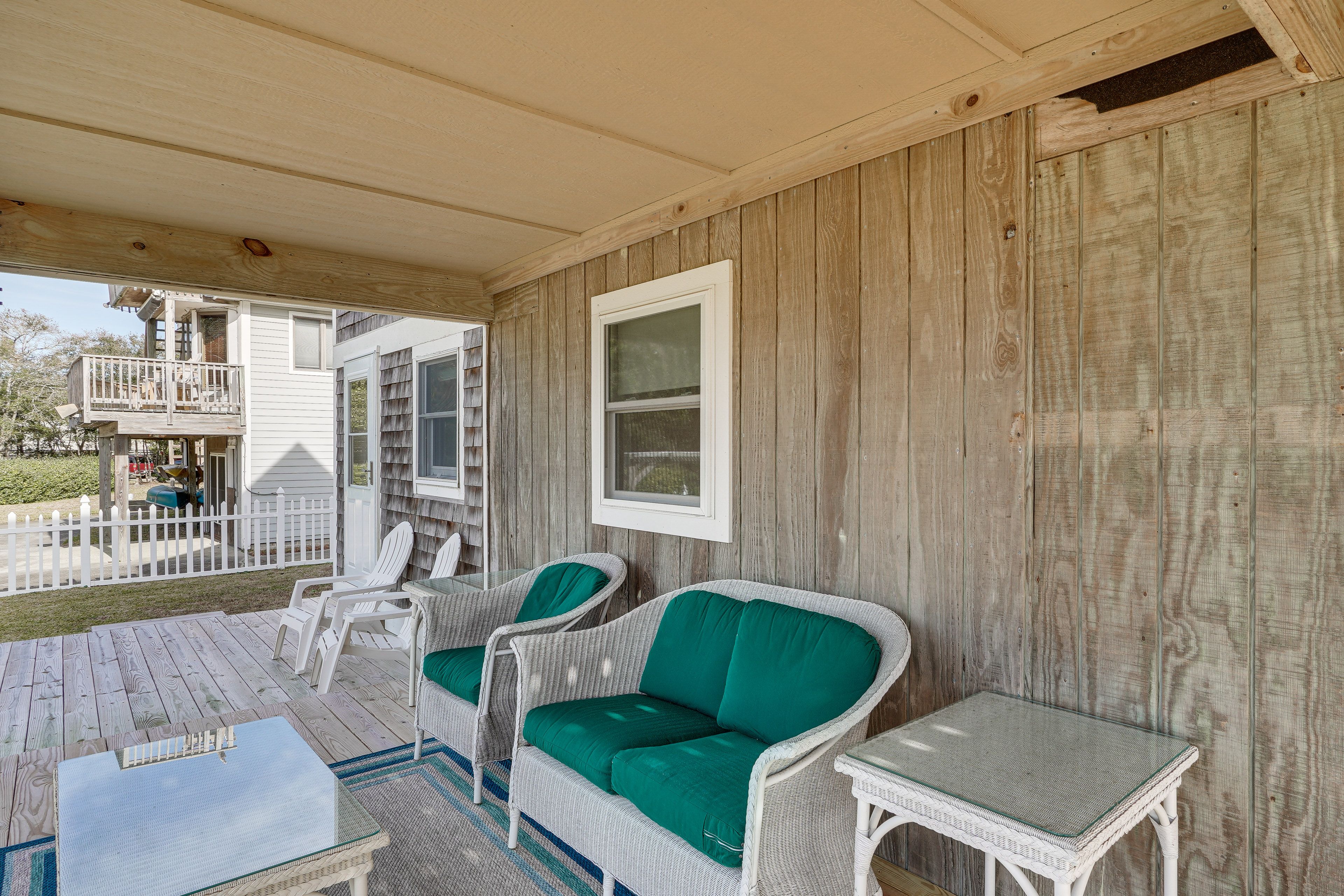 2-Level Deck | Sitting Areas